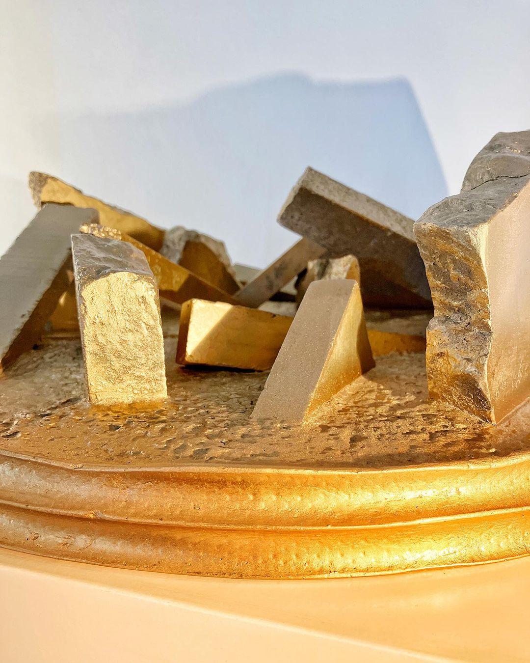 XXI secolo e contemporaneo Pezzo scultoreo di Karystios in vendita