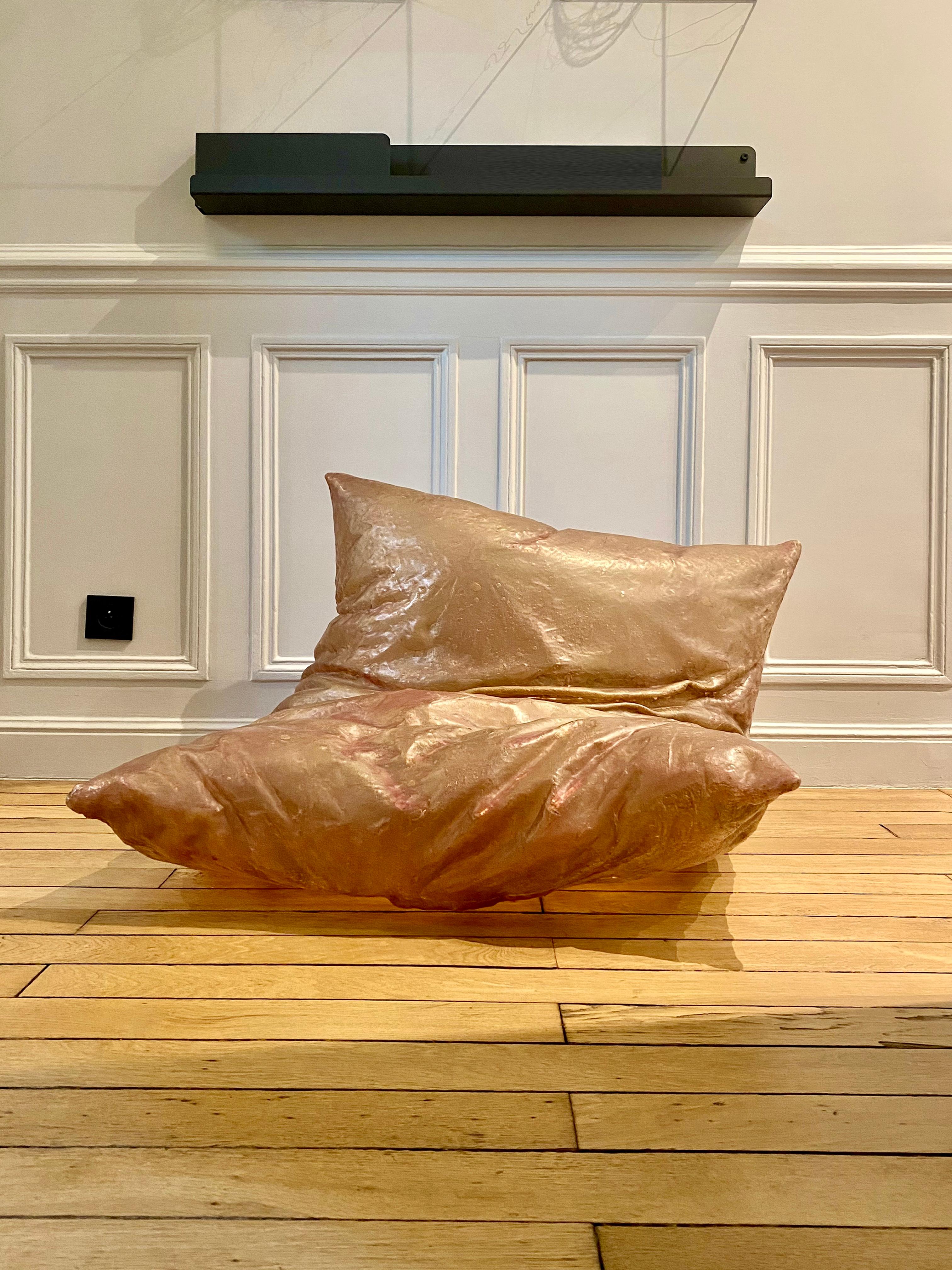 Lámpara escultórica de sobremesa Pillow de resina de fibra de vidrio de Hajime Goto, Japón, década de 1980. en venta 6