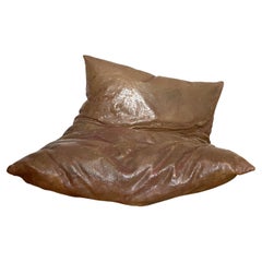 Sculptural Pillow Table Lamp in fiberglass resin by Hajime Goto, Japan, 1980s.