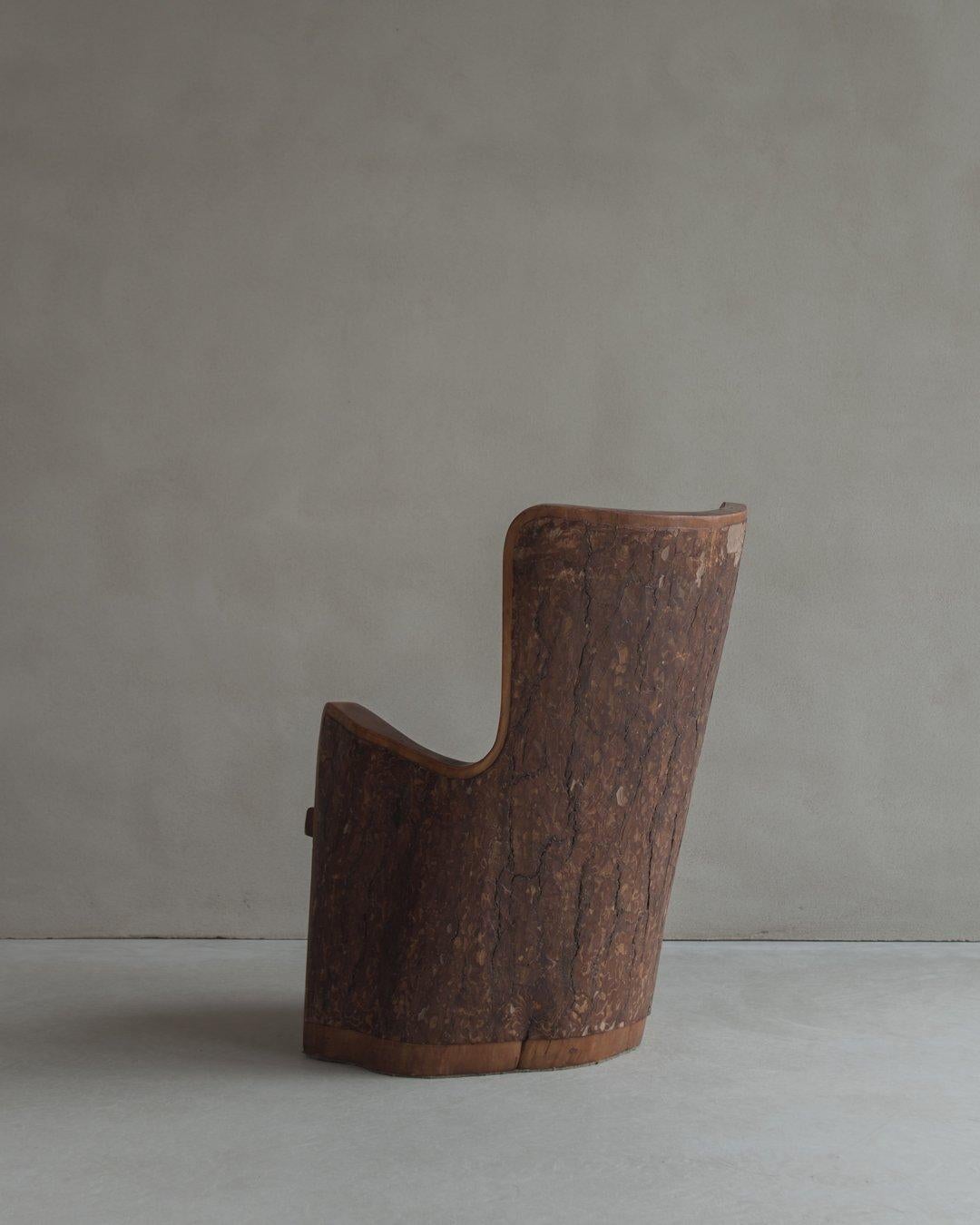 Sculptural Pine Armchair, Swedish, Mid-Century Modern In Fair Condition For Sale In Hasselt, VLI