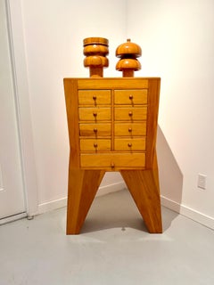 Armoire sculpturale de Mike Nevelson