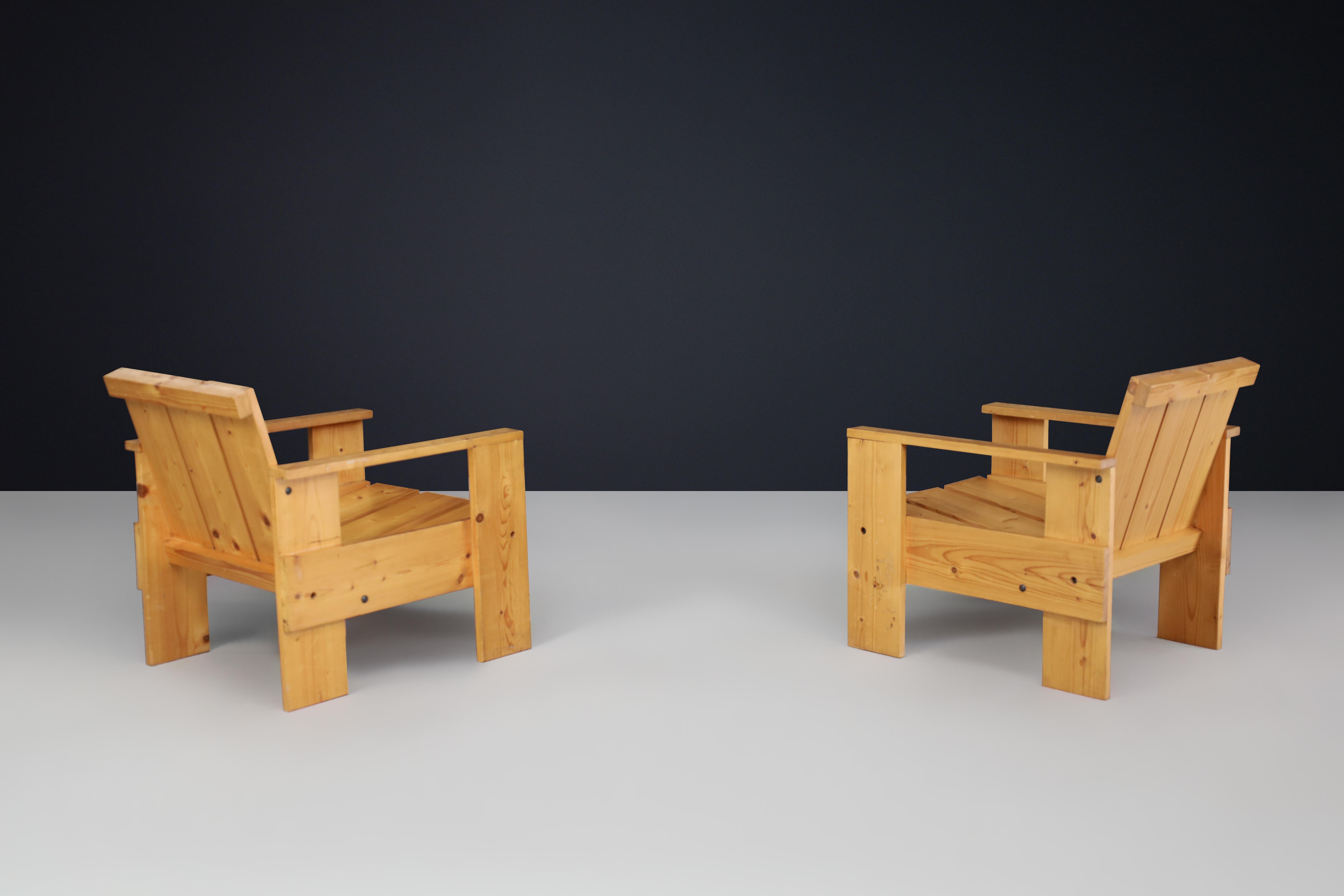 Mid-Century Modern Sculptural Pine Lounge Chairs, 1970s Dutch Design – Pair For Sale