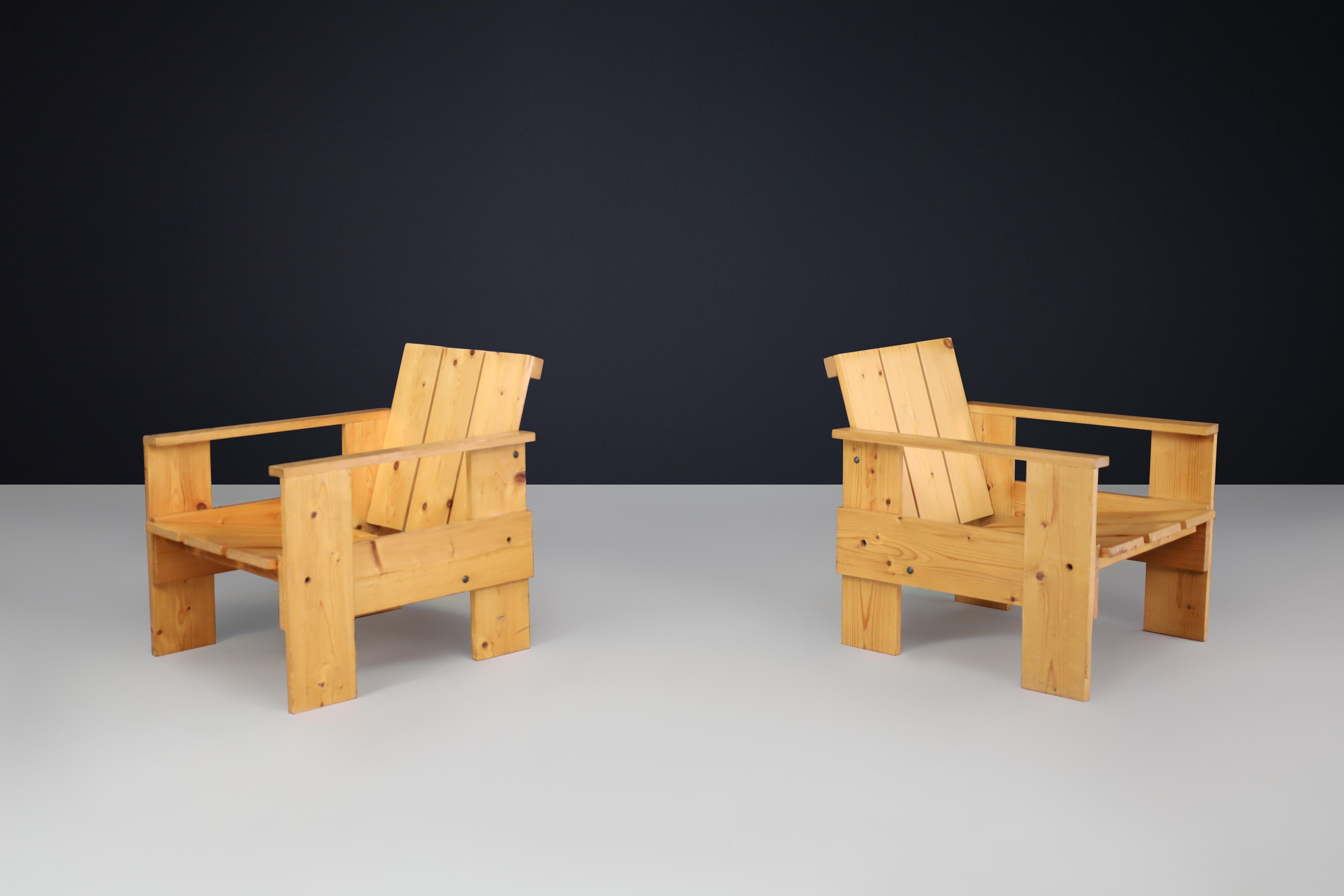 20th Century Sculptural Pine Lounge Chairs, 1970s Dutch Design – Pair For Sale