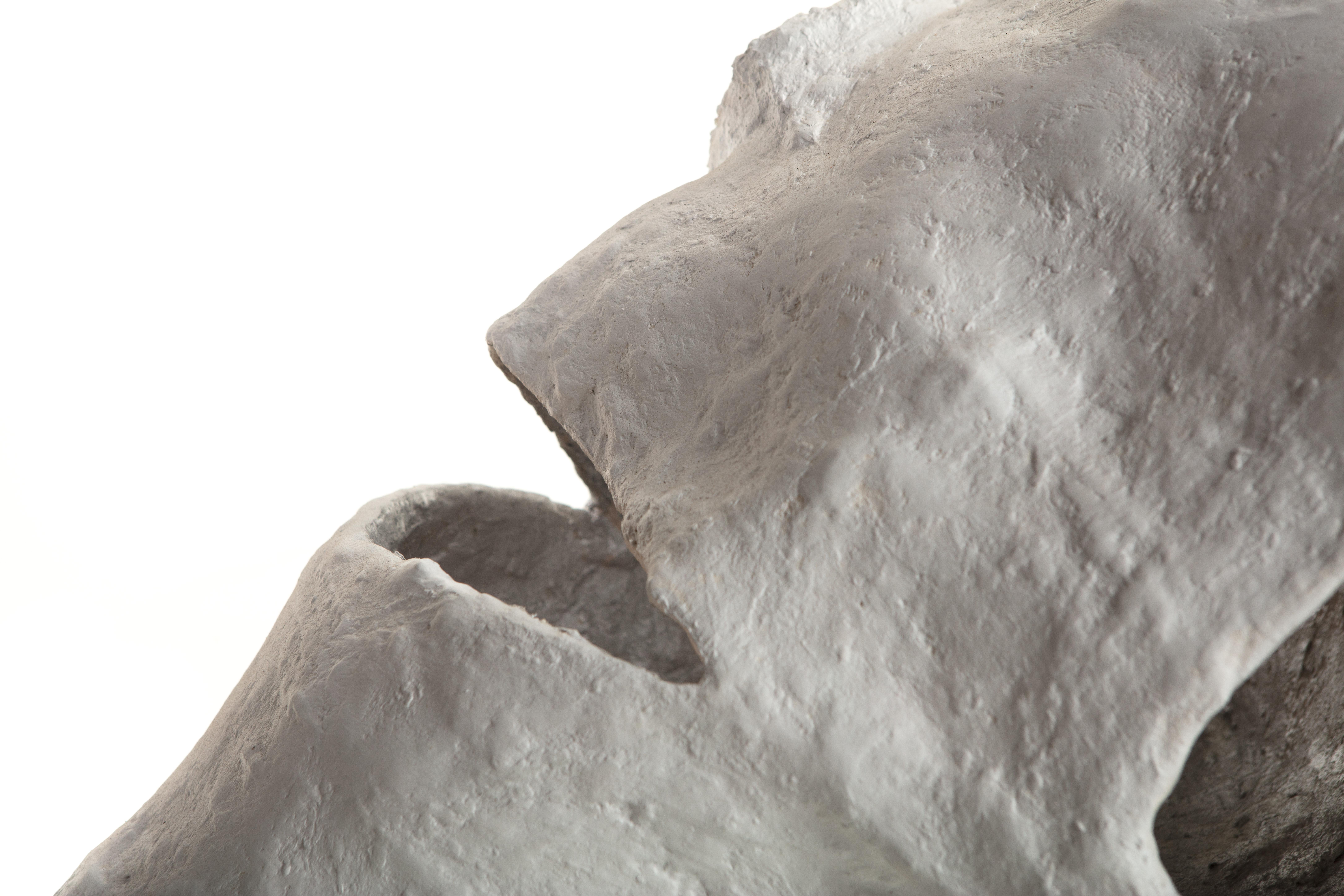 Lampada da terra scultorea in gesso bianco e argento, 21° secolo, di Mattia Biagi in vendita 1