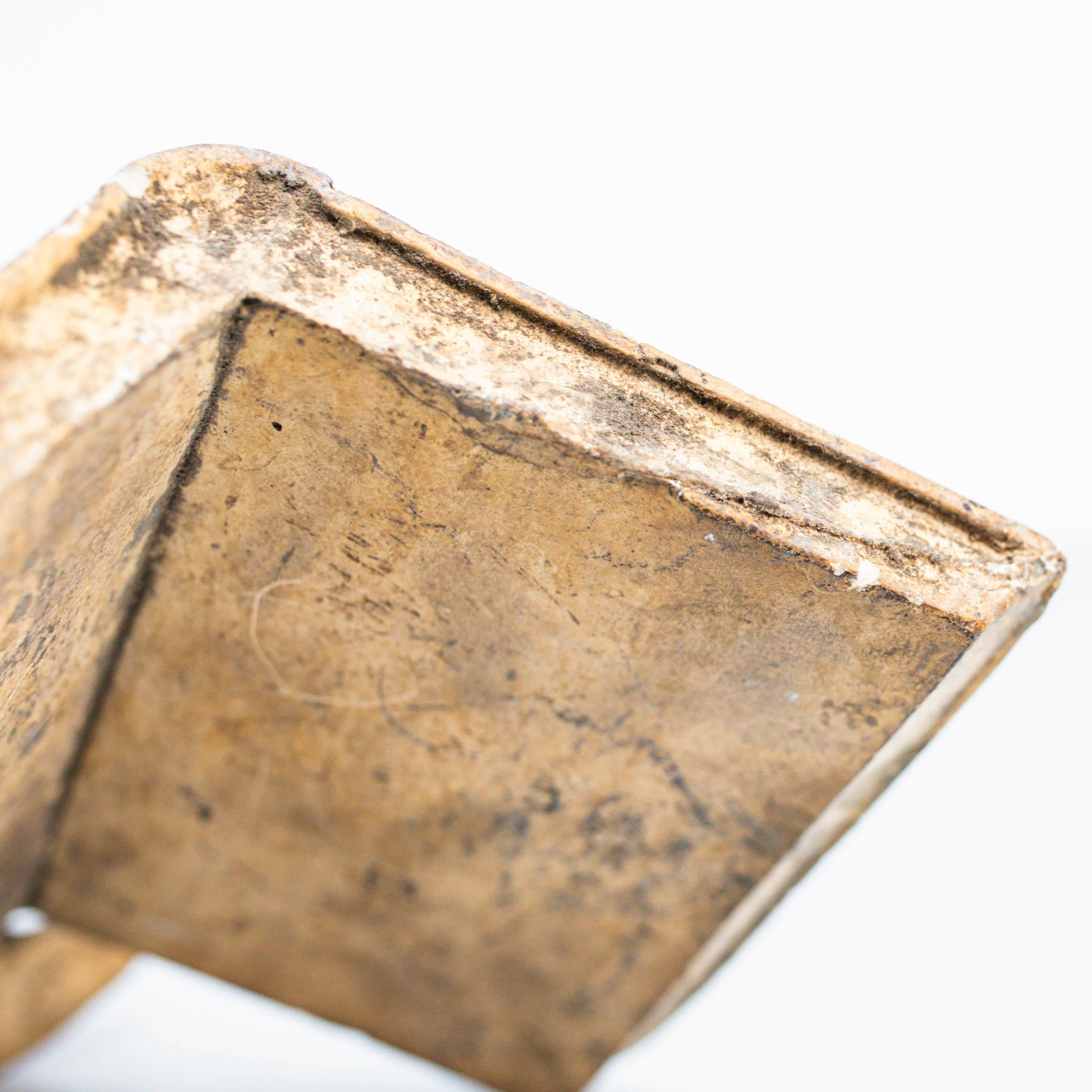Mano scultorea in gesso che regge un libro, intrigante opera d'arte, circa 1960 in vendita 6