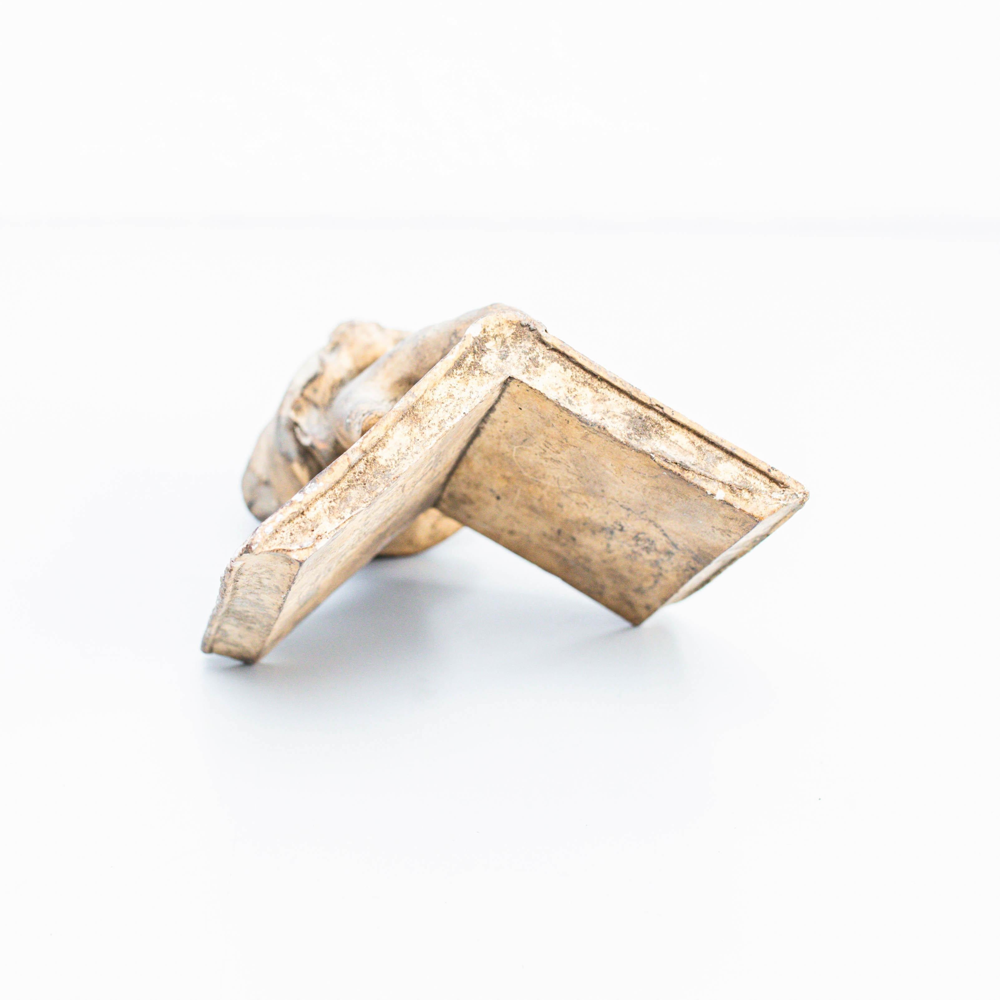 Spagnolo Mano scultorea in gesso che regge un libro, intrigante opera d'arte, circa 1960 in vendita