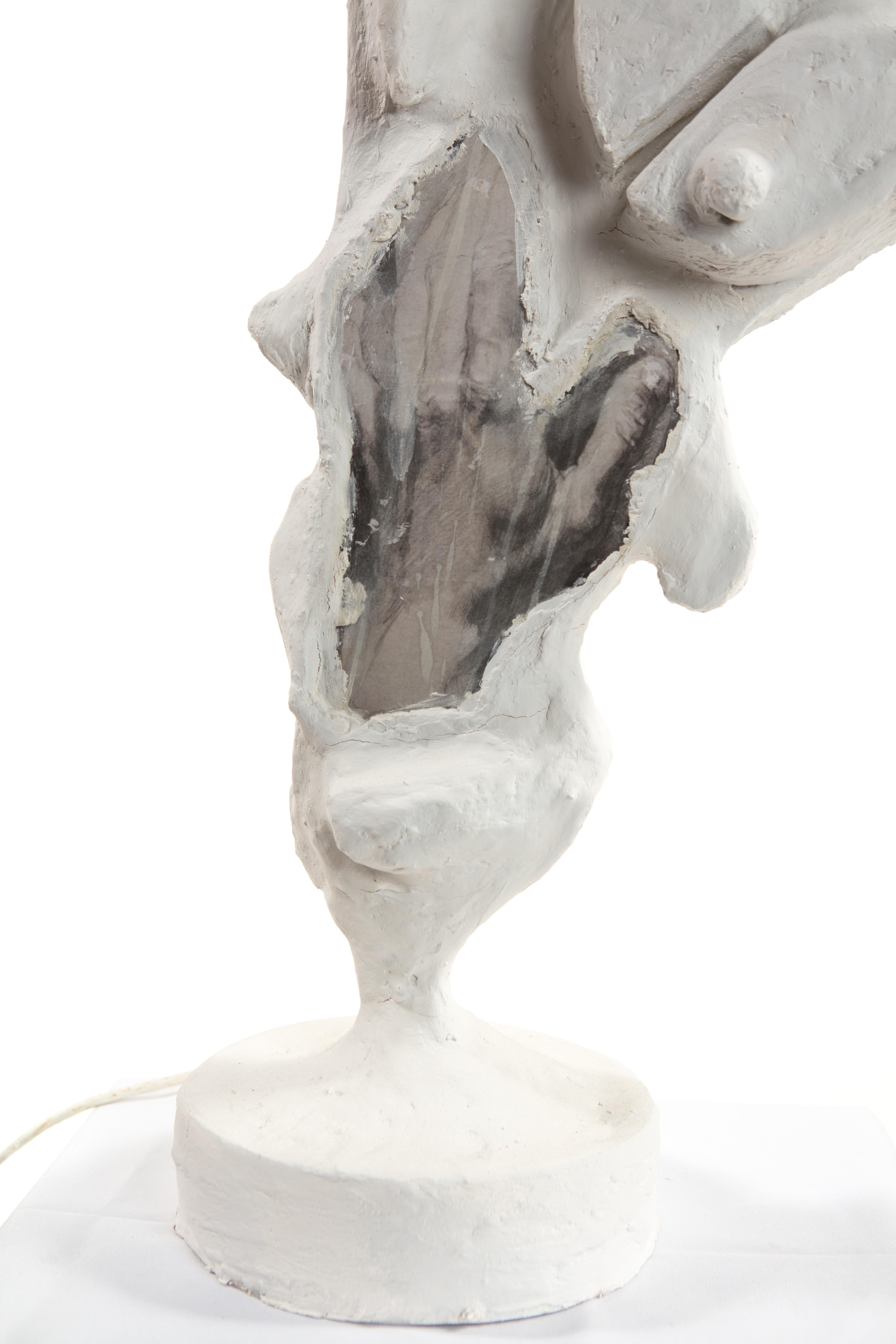 White Plaster Sculptural Table Lamp, 21st Century by Mattia Biagi For Sale 4