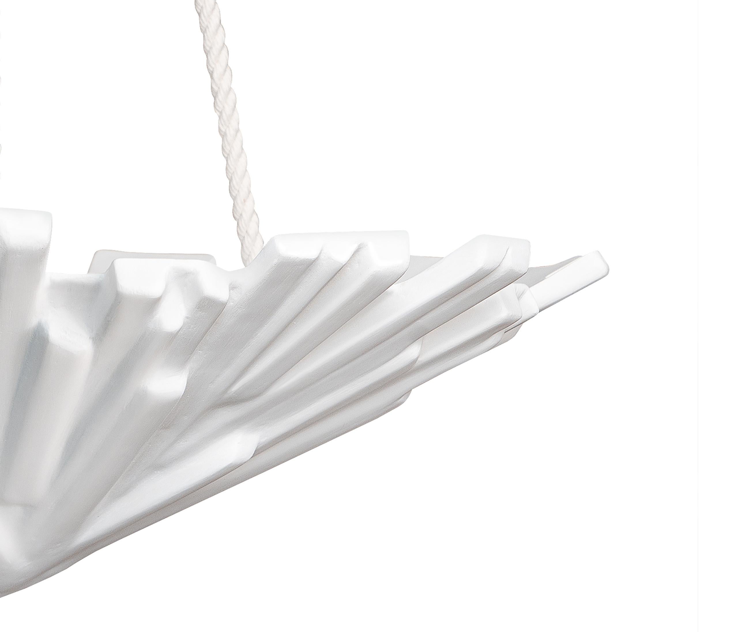 Tedesco Ciondolo scultoreo in gesso 'Iris Berben' - Moderno organico di Benediko in vendita