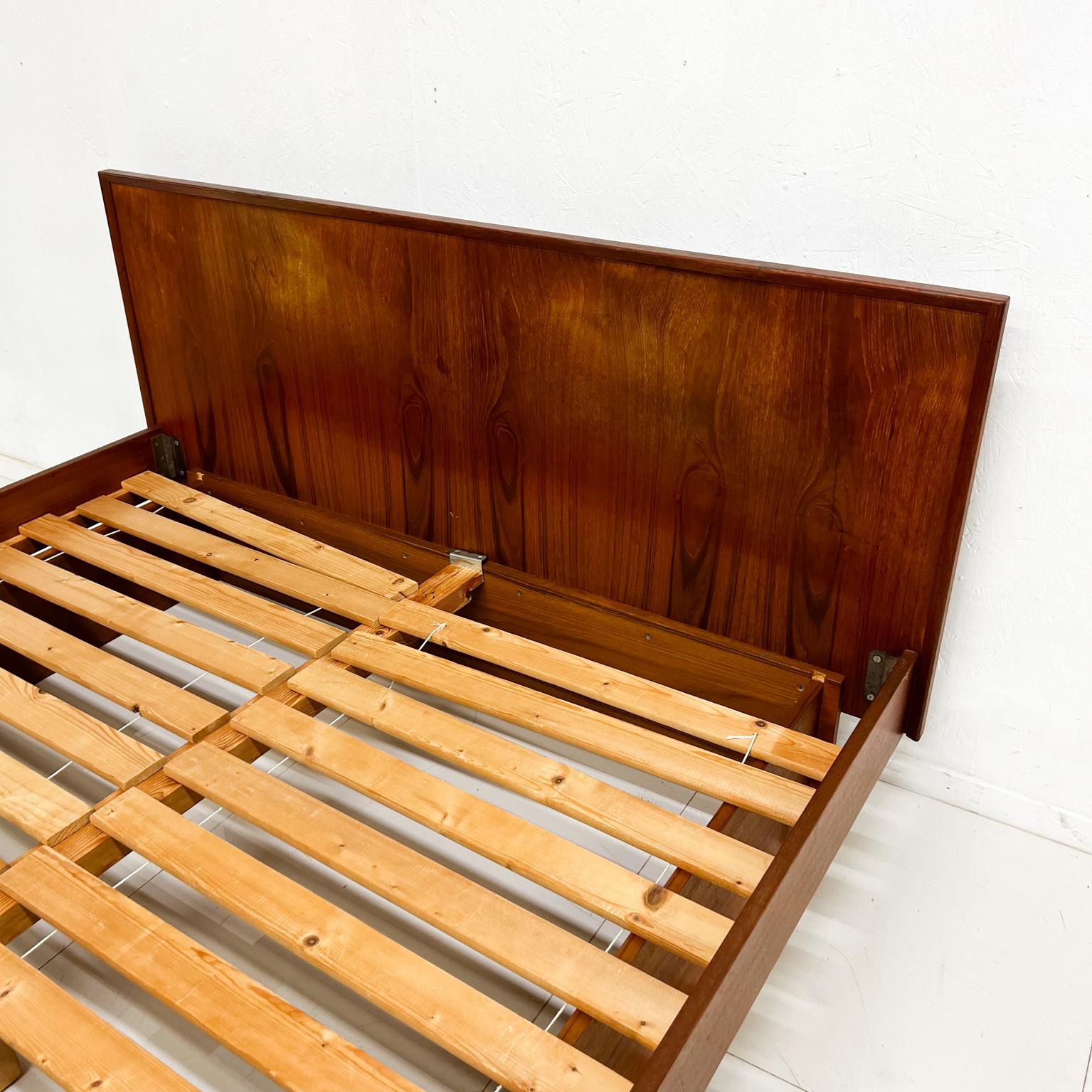 Sculptural Scandia Platform Queen Bed Modern Low-Profile Teak Wood from Norway 5