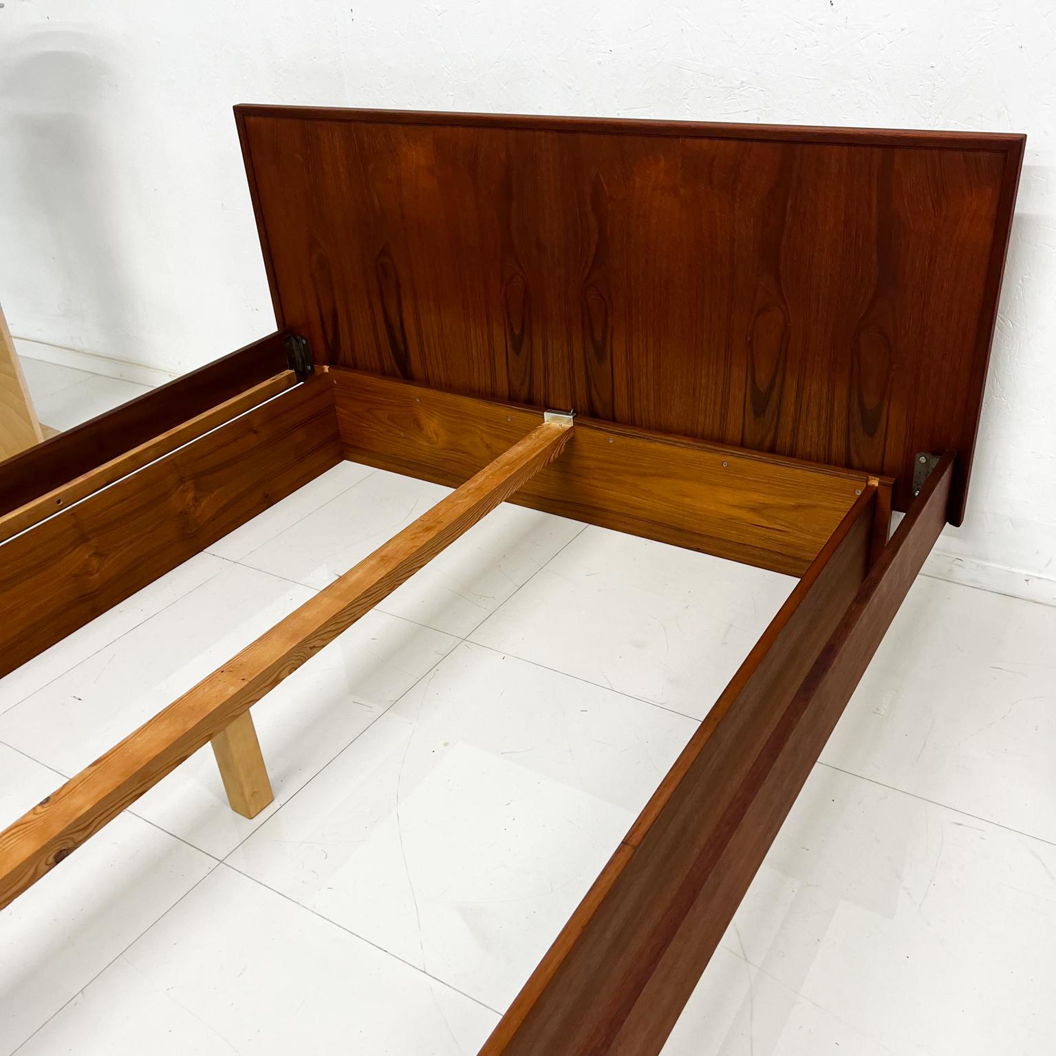 Sculptural Scandia Platform Queen Bed Modern Low-Profile Teak Wood from Norway 9