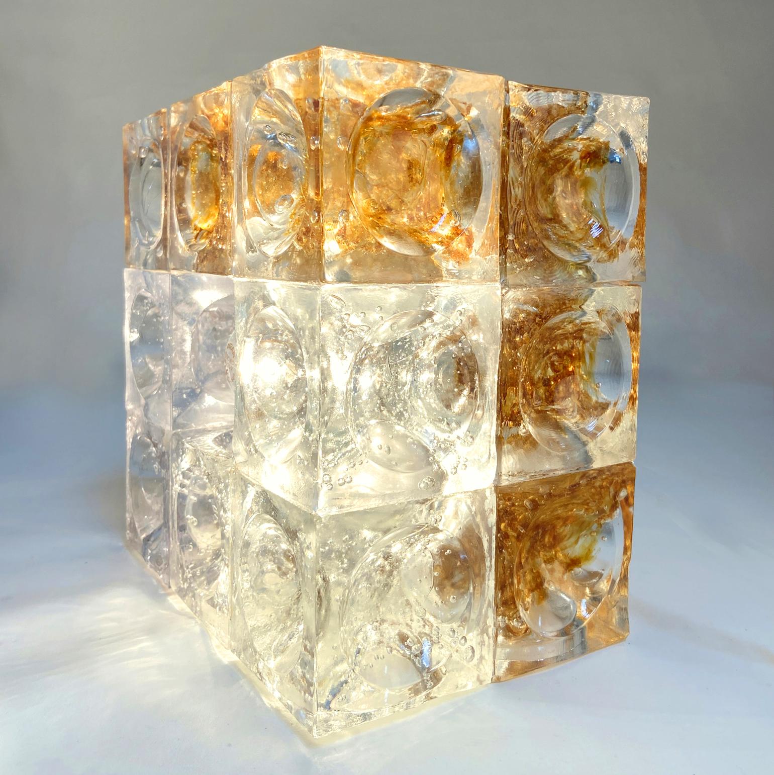 Sculptural Poliarte Table Lamp in Glass Cubes Designed by Albano Poli In Excellent Condition For Sale In London, GB