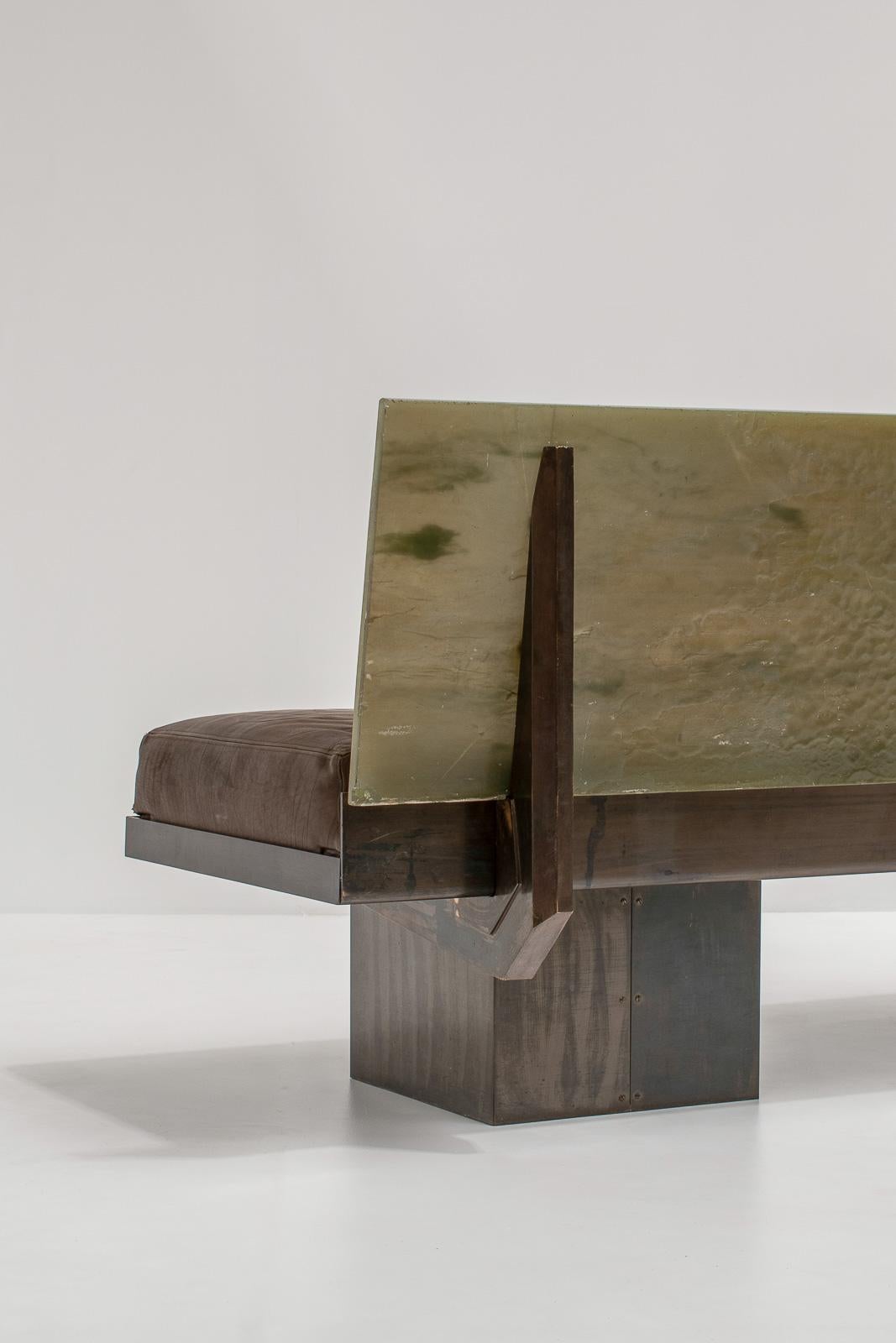 Skulpturales postmodernes Sofa aus Stahl, Frankreich 1980er Jahre (Ende des 20. Jahrhunderts) im Angebot