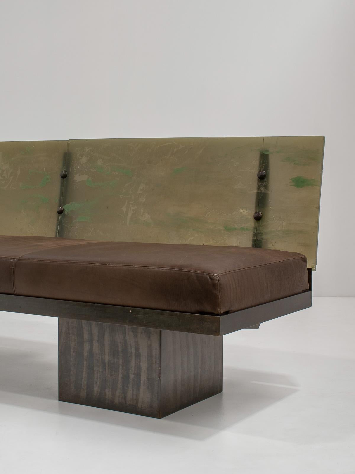 Skulpturales postmodernes Sofa aus Stahl, Frankreich 1980er Jahre im Angebot 3