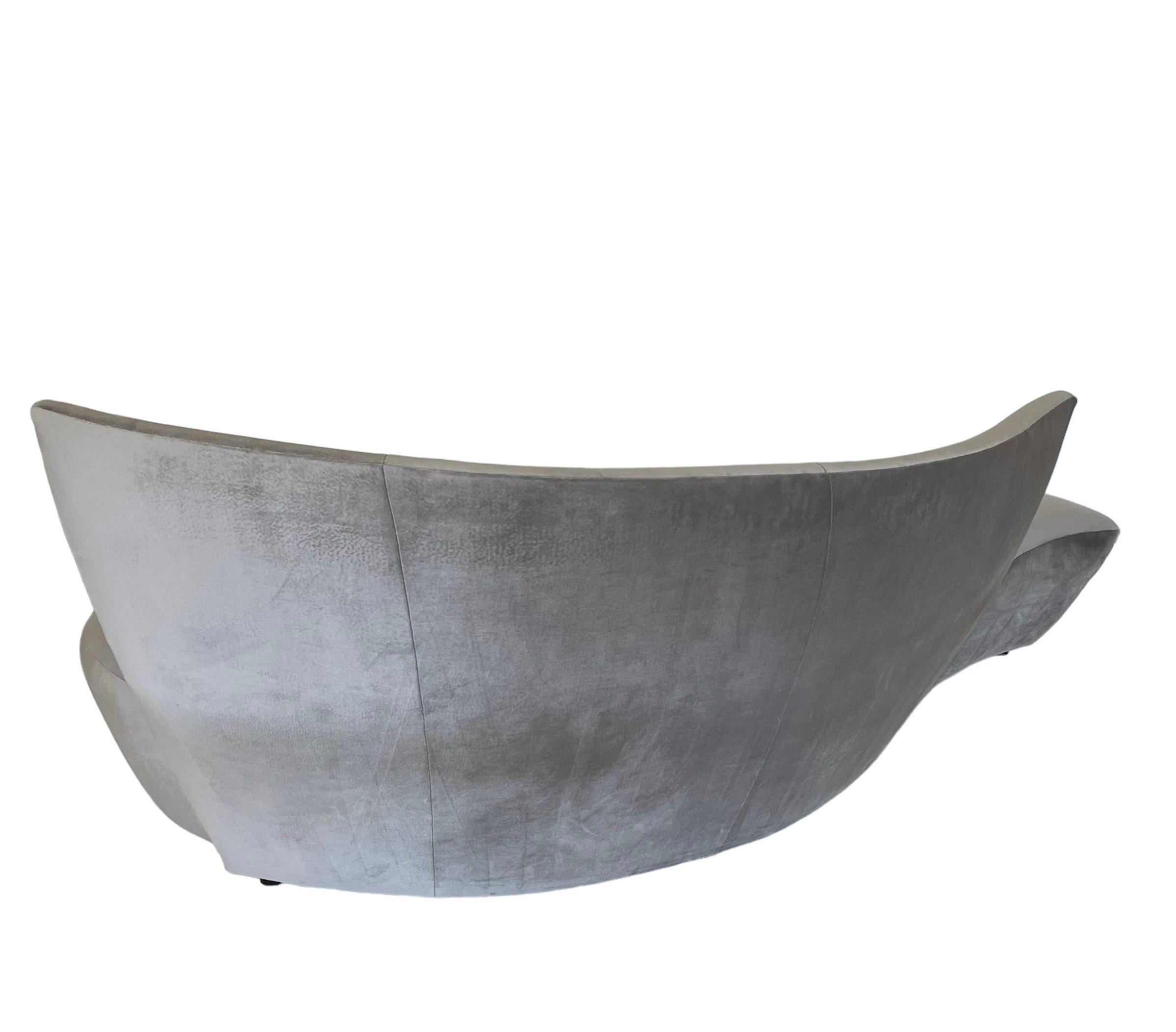 Sofá escultural postmoderno Vladimir Kagan Bilbao, EE.UU., década de 1990 en Bueno estado para la venta en Miami, FL