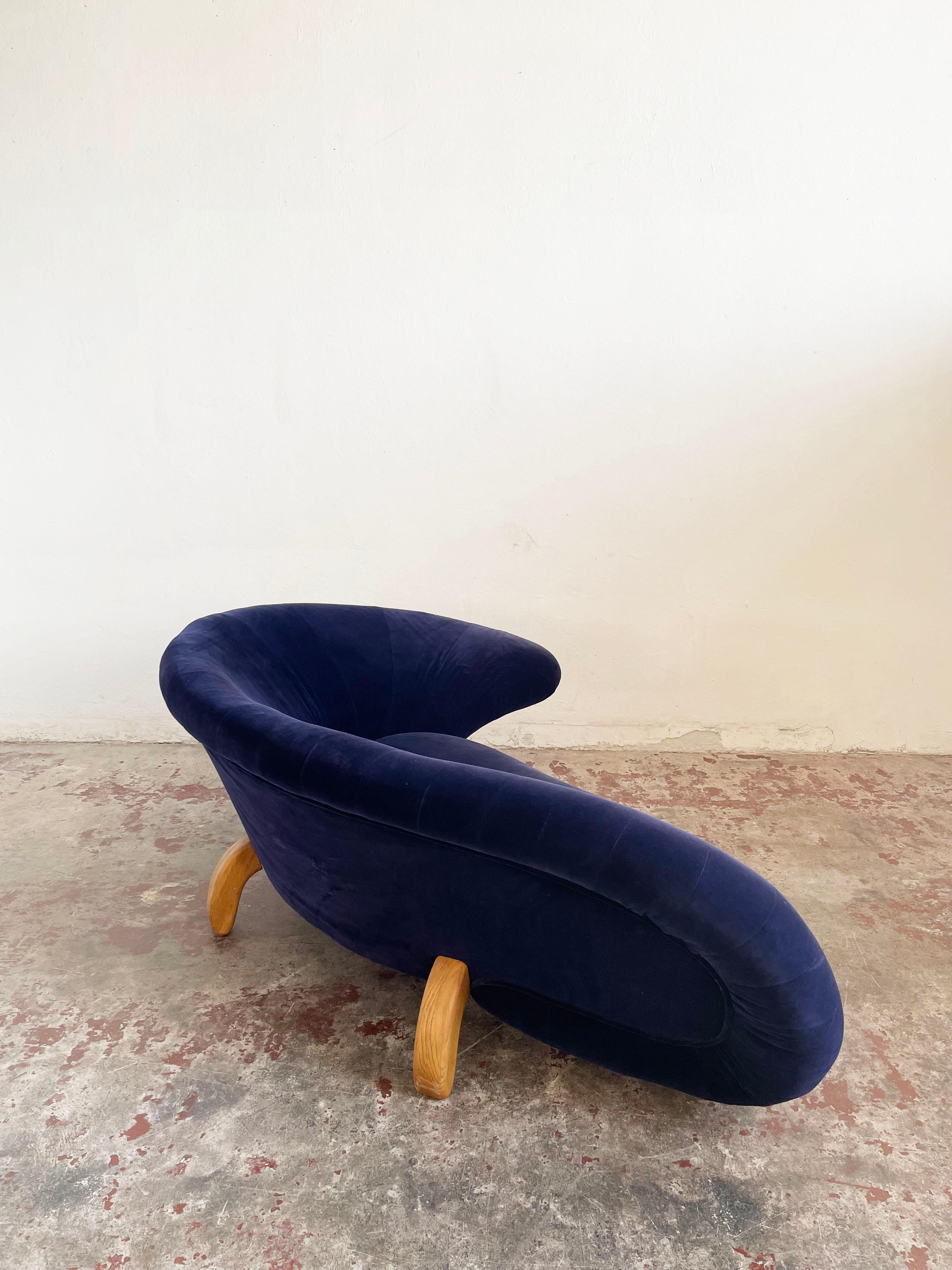 Sculptural Postmodern Blue Velvet Sofa Love Seat, Curved Asymmetrical Form  For Sale 2