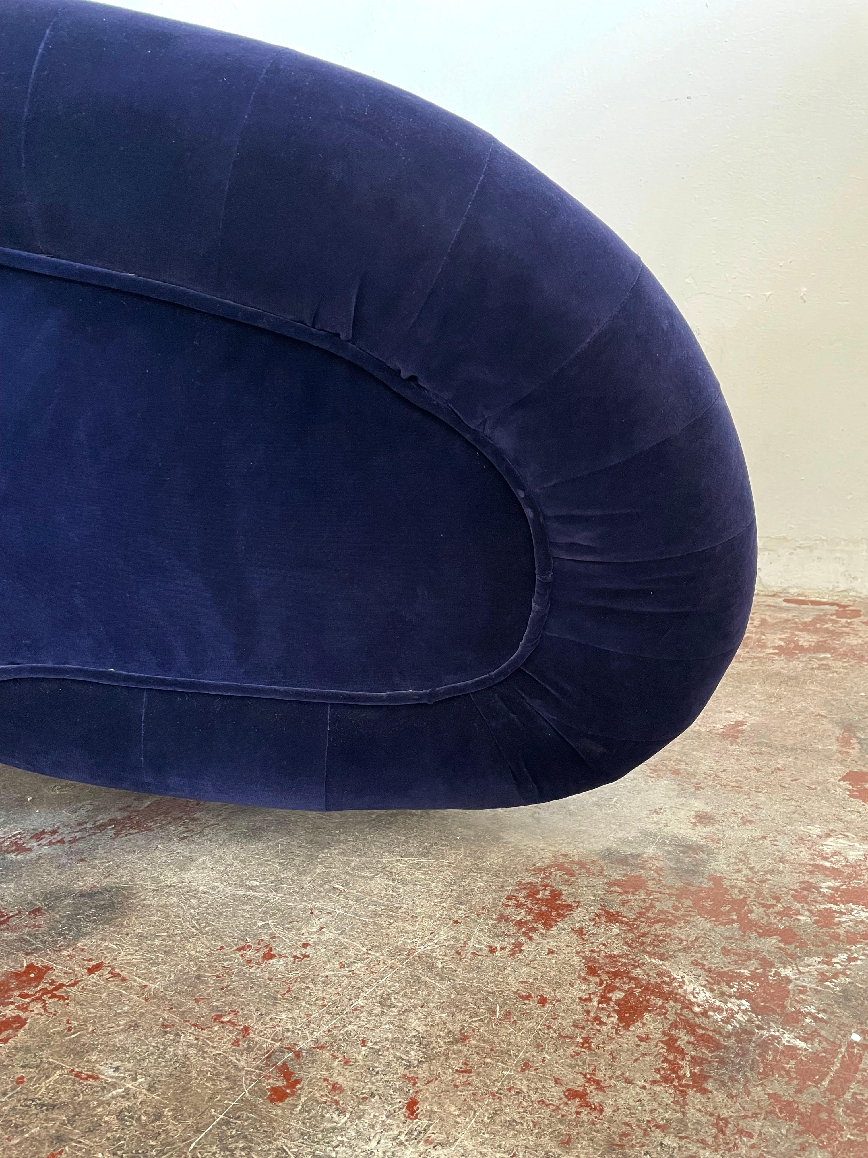 Sculptural Postmodern Blue Velvet Sofa Love Seat, Curved Asymmetrical Form  For Sale 1
