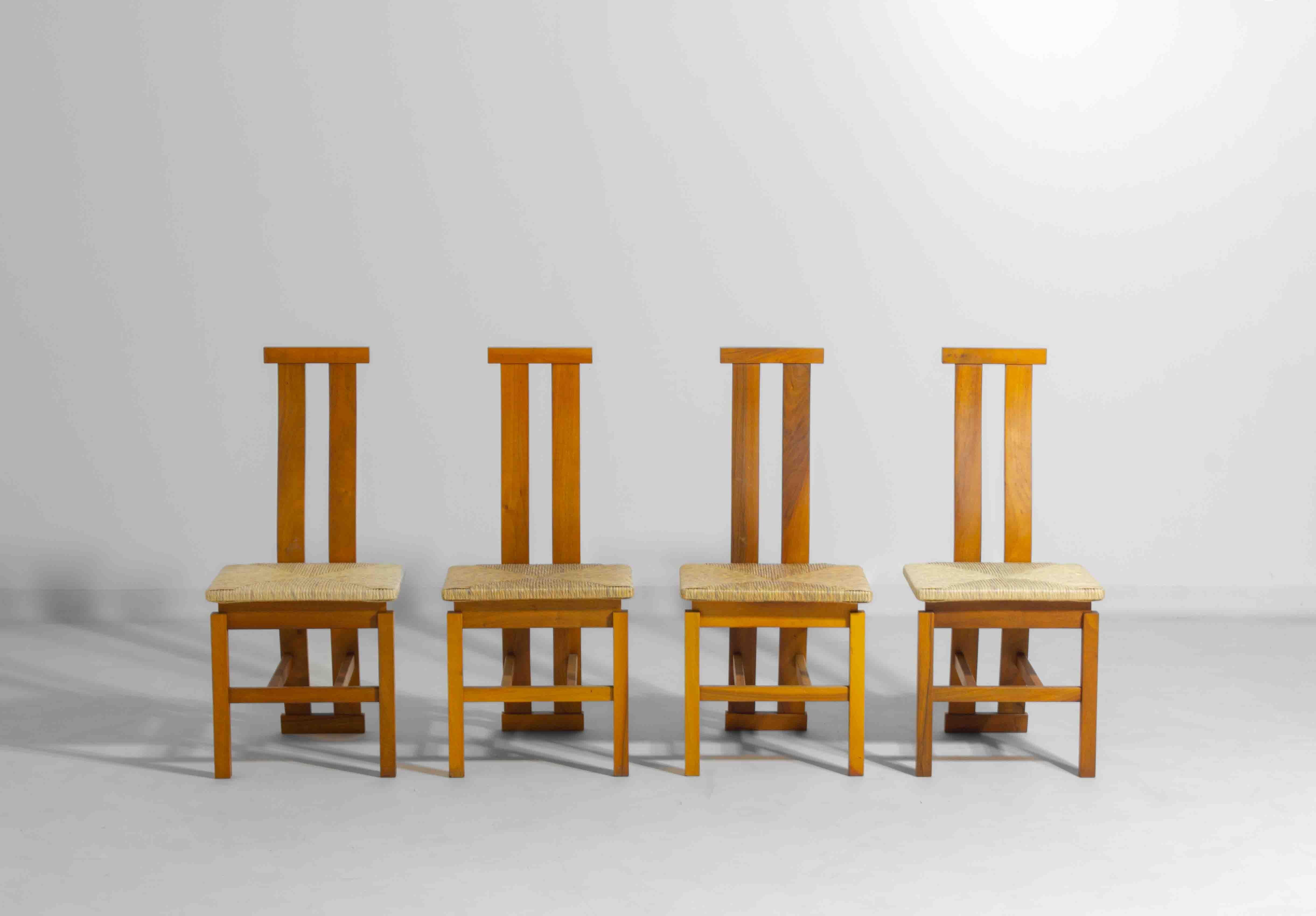 Post-Modern Sculptural postmodern dining chairs in wood with curved back, 1980s For Sale