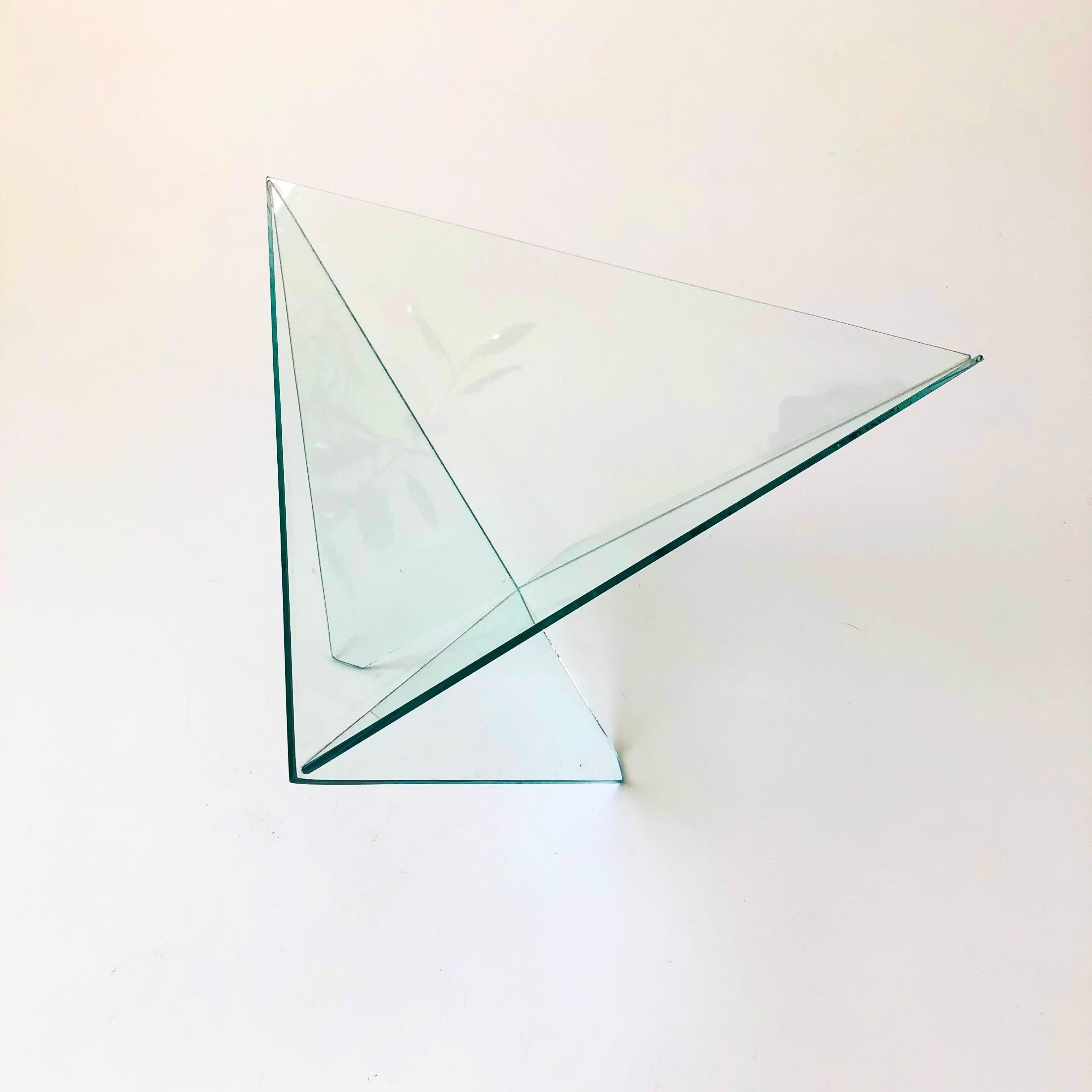 Skulpturale postmoderne Glasschale aus Glas von Side Three, Studio 1988 (Postmoderne) im Angebot