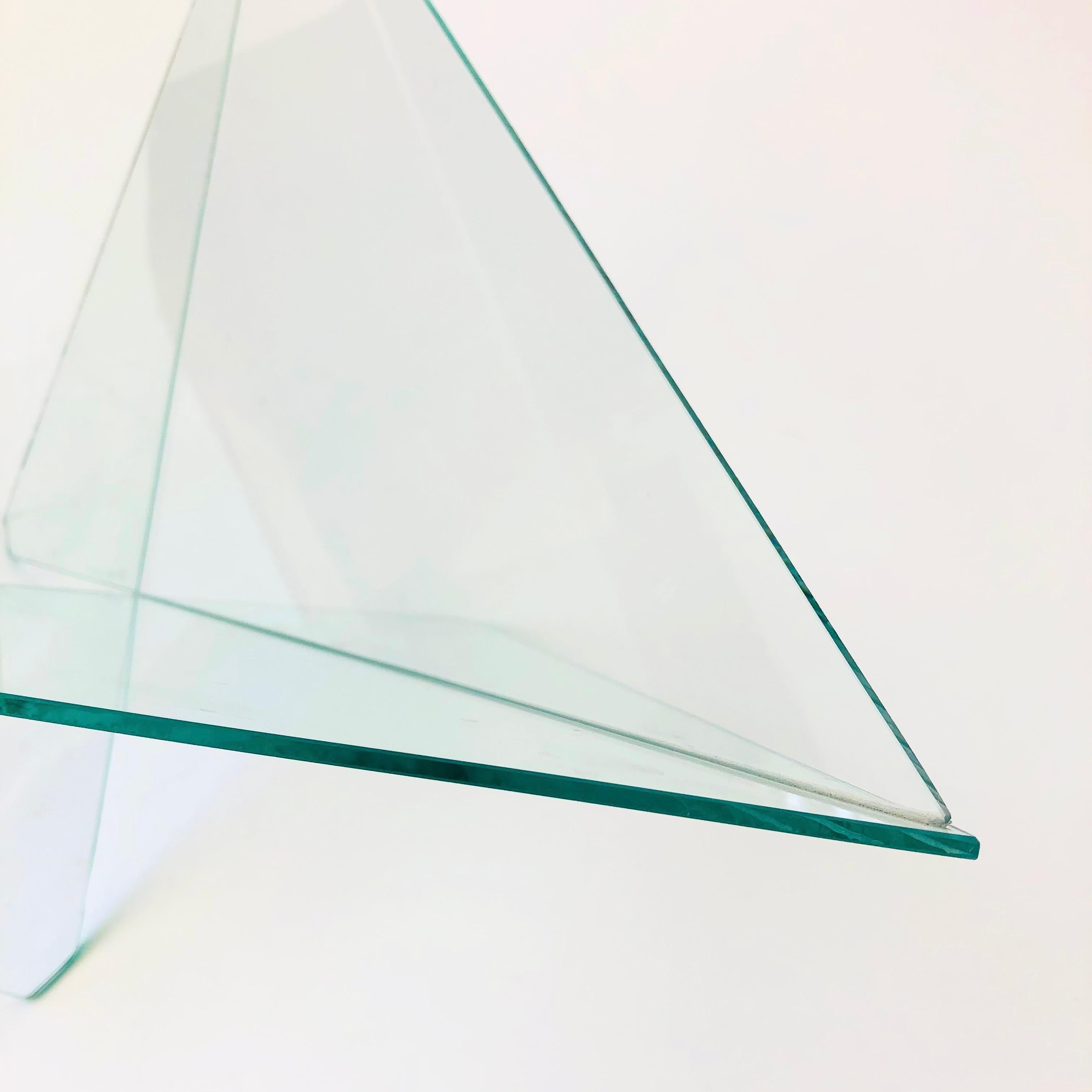 Skulpturale postmoderne Glasschale aus Glas von Side Three, Studio 1988 im Angebot 2