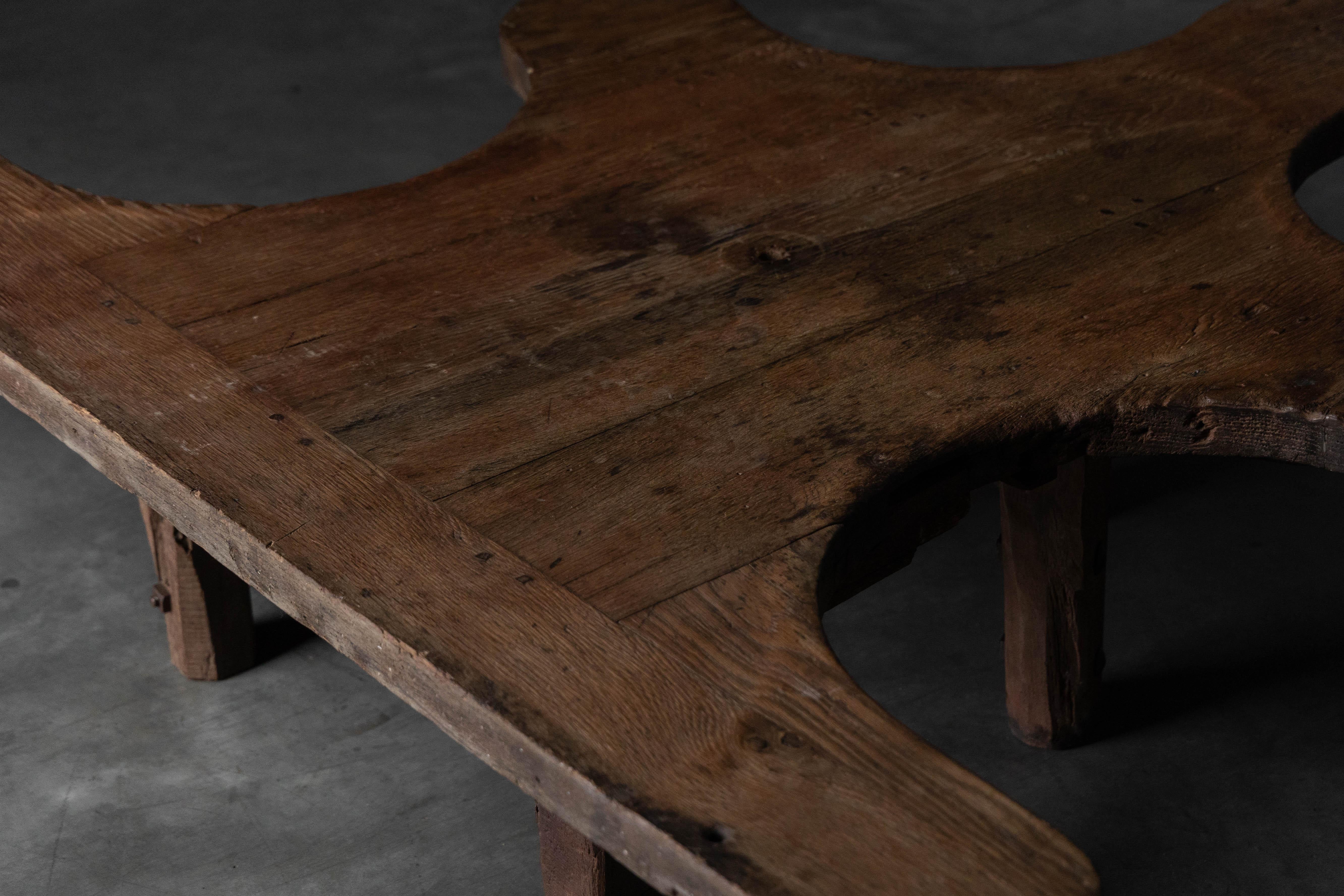 Table basse primitive sculpturale, France, XIXe siècle en vente 4