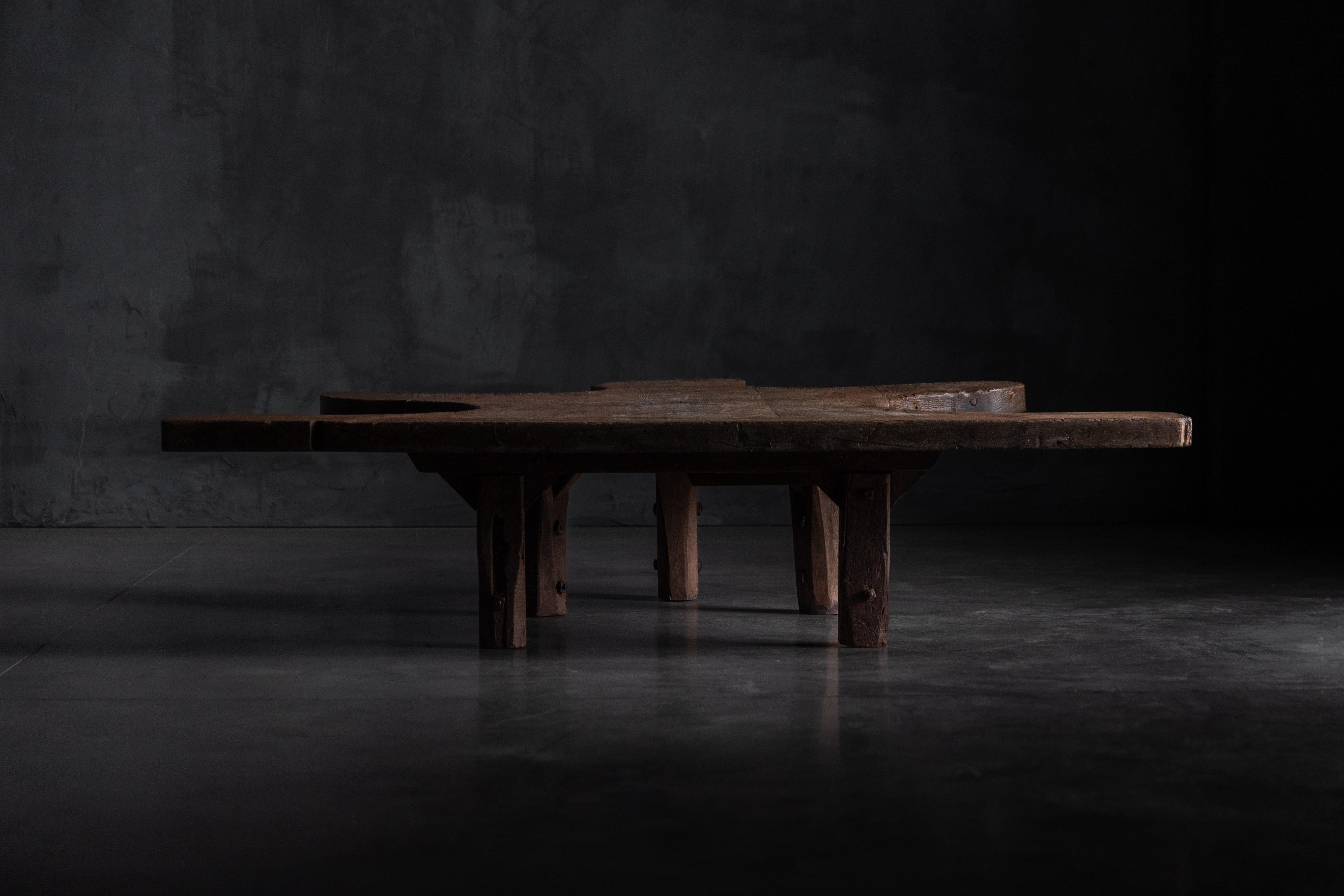 Table basse primitive sculpturale, France, XIXe siècle en vente 5