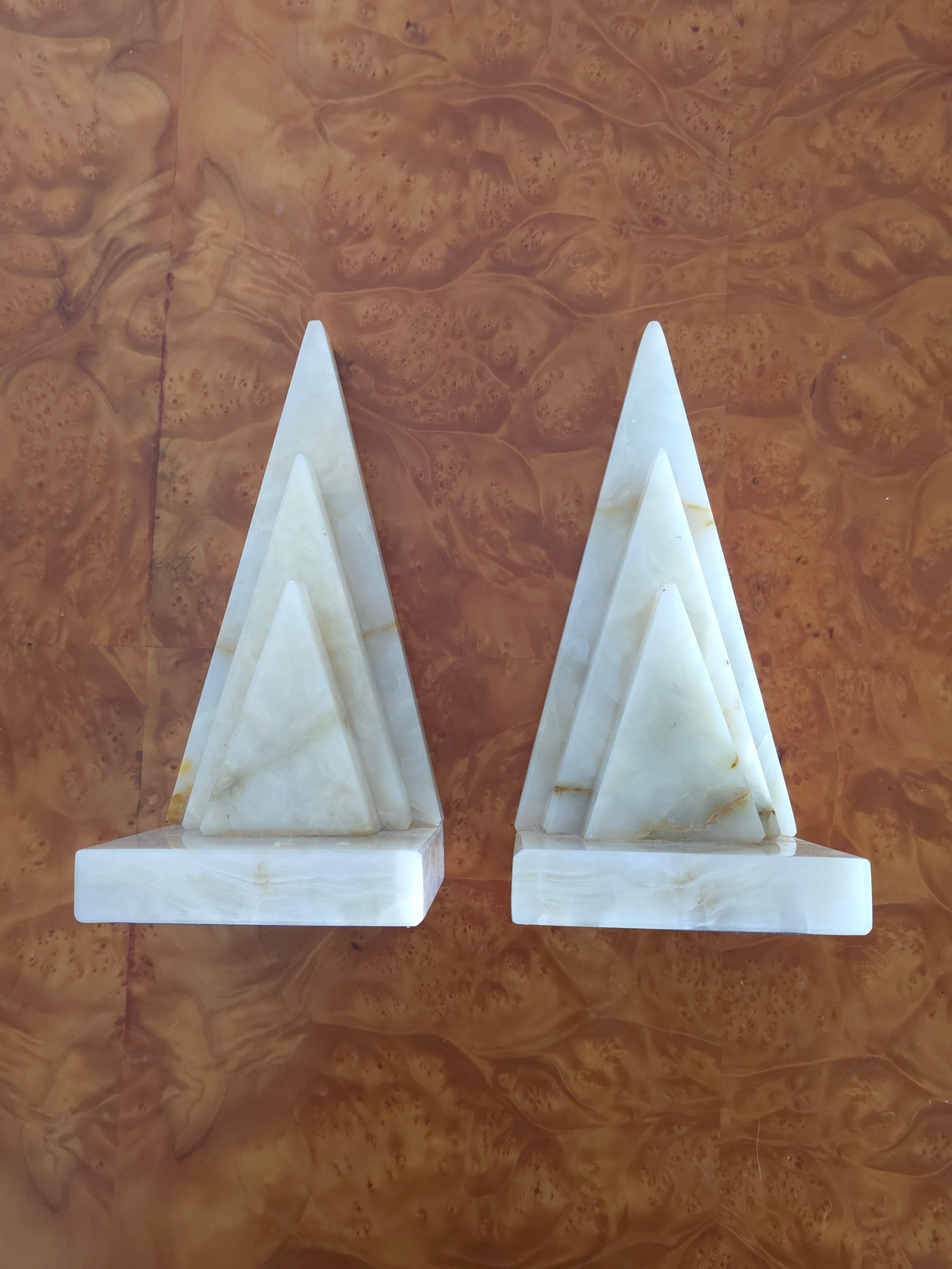 Inconnu Serre-livres pyramidaux sculpturaux en marbre et onyx