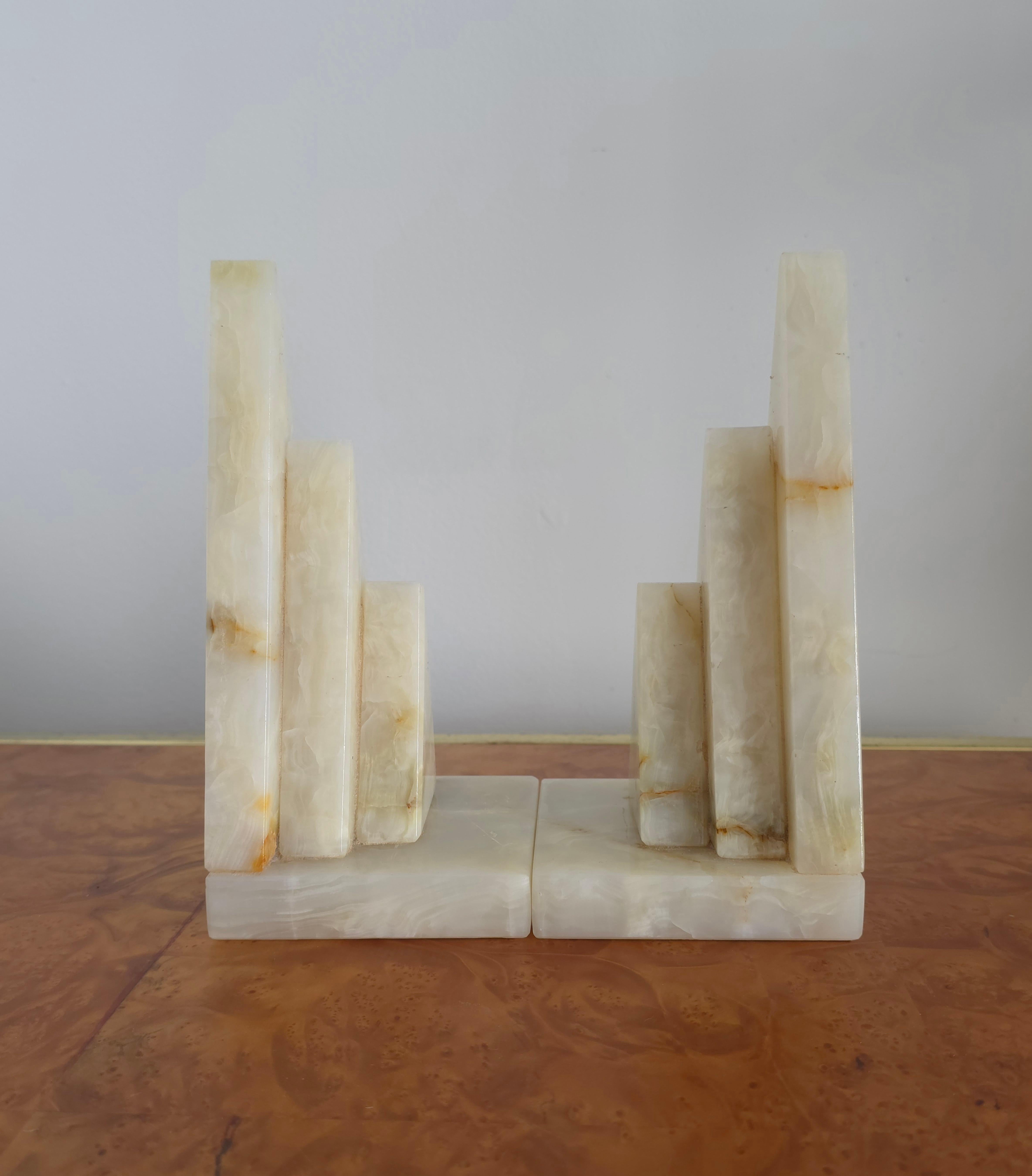 Fin du 20e siècle Serre-livres pyramidaux sculpturaux en marbre et onyx
