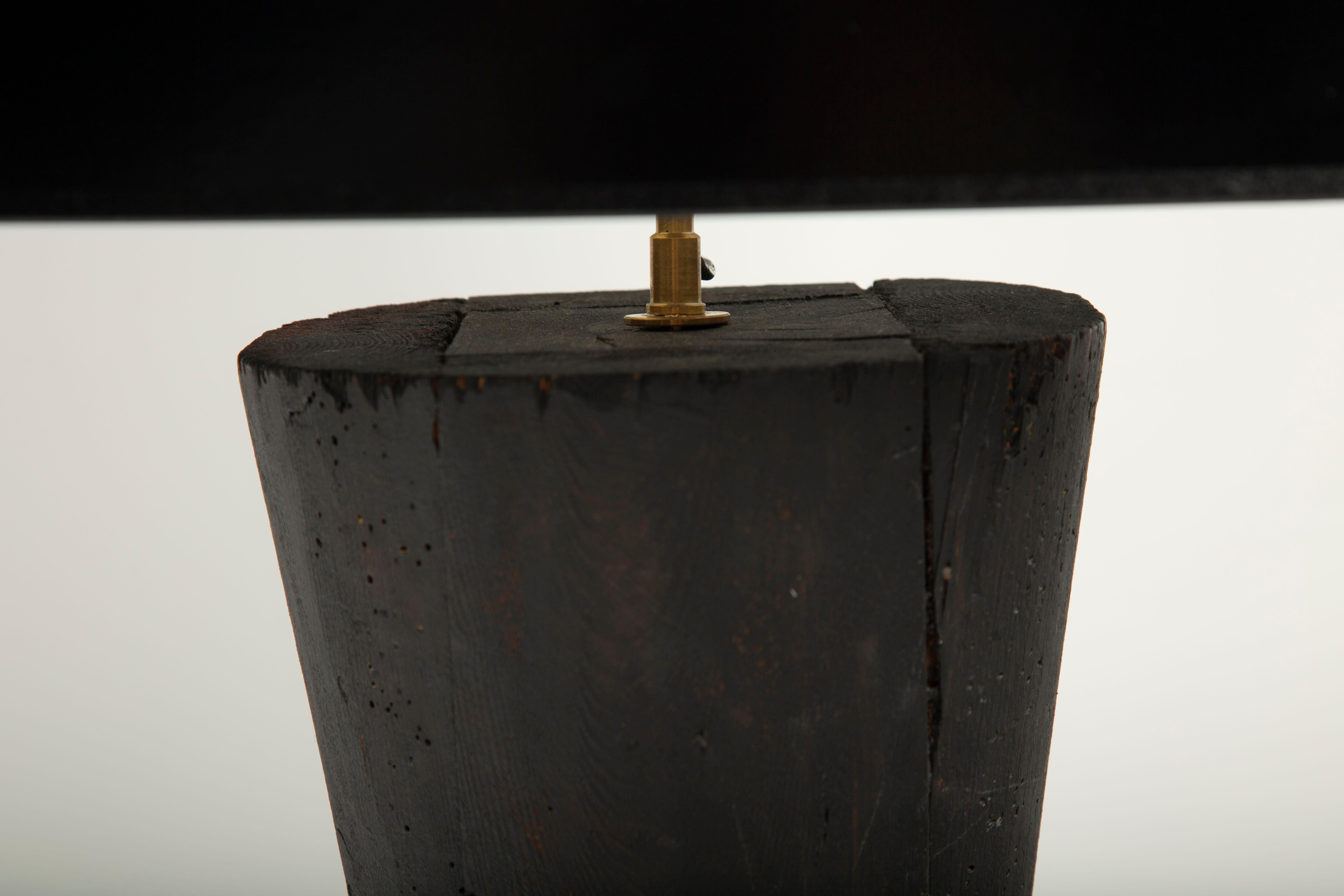 Rareté sculpturale : Paire de lampes de table italiennes à pattes de lion du 19e siècle en vente 1