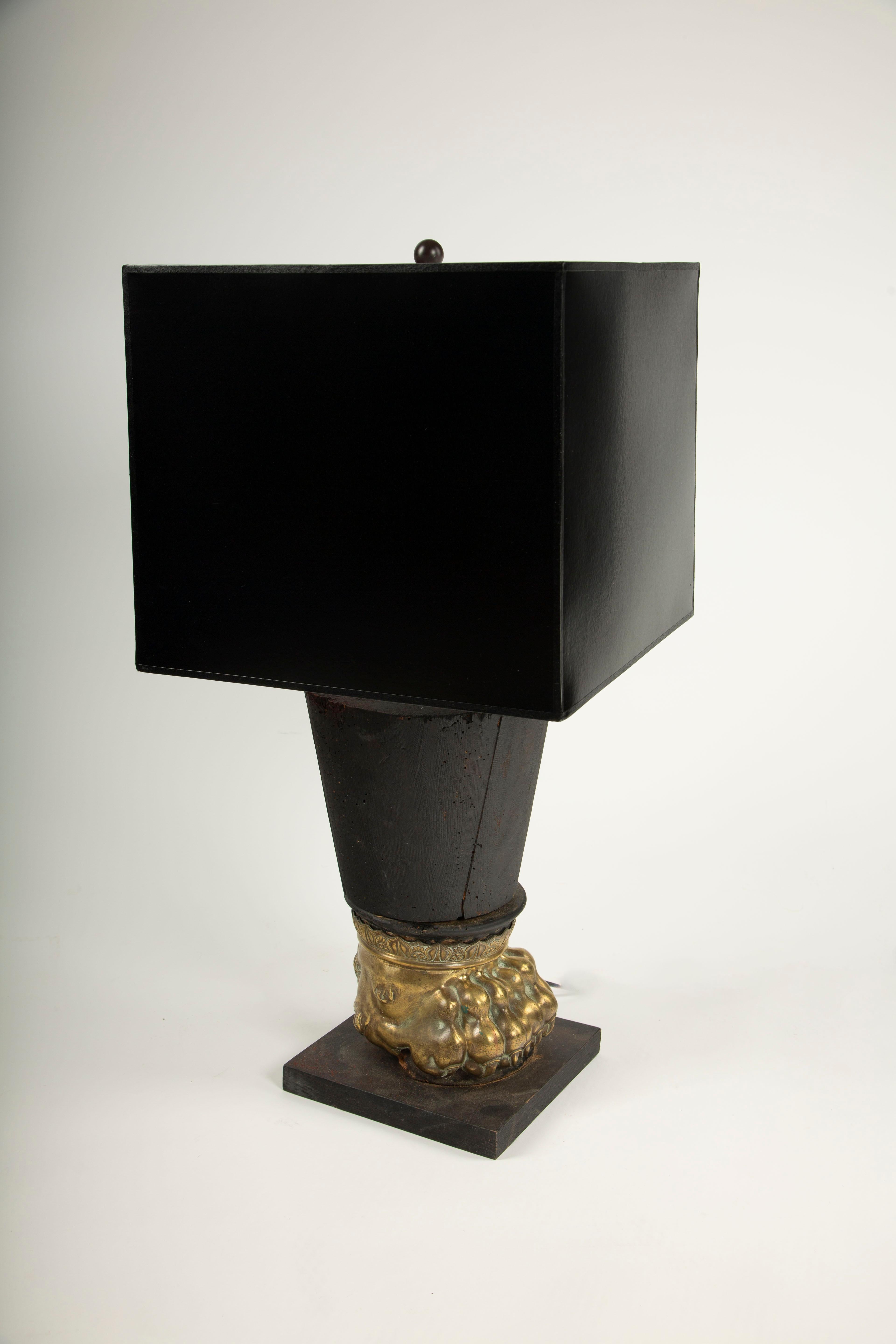 Rareté sculpturale : Paire de lampes de table italiennes à pattes de lion du 19e siècle en vente 3