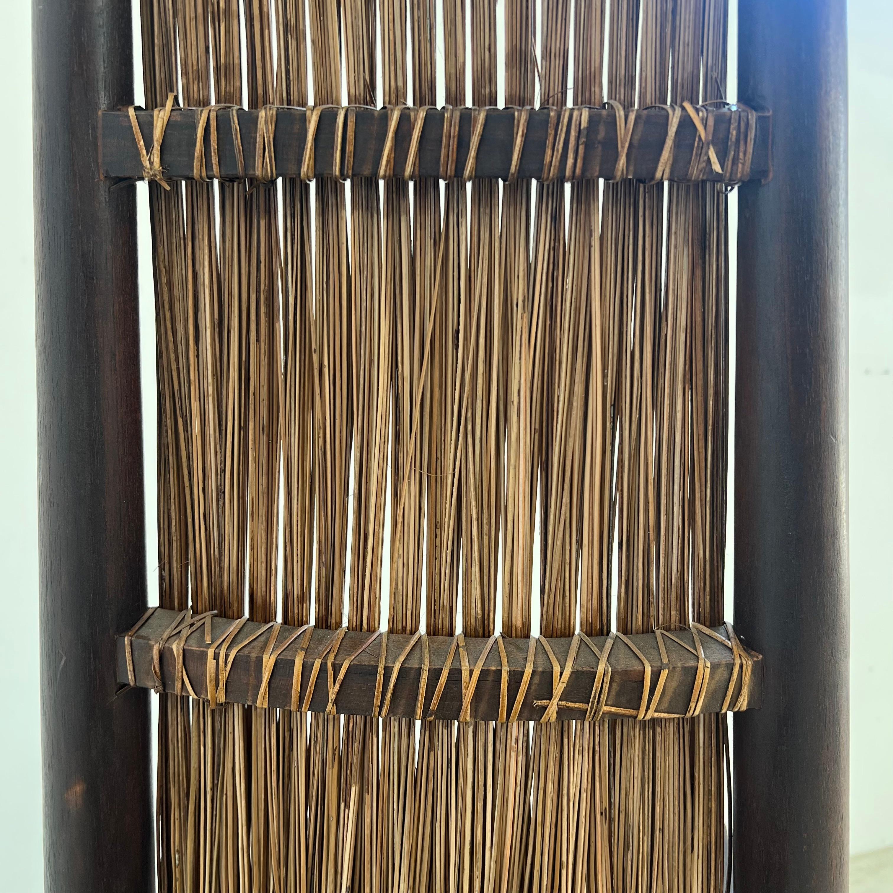 Legno Sedia scultorea in rattan e legno, anni '60, Italia in vendita