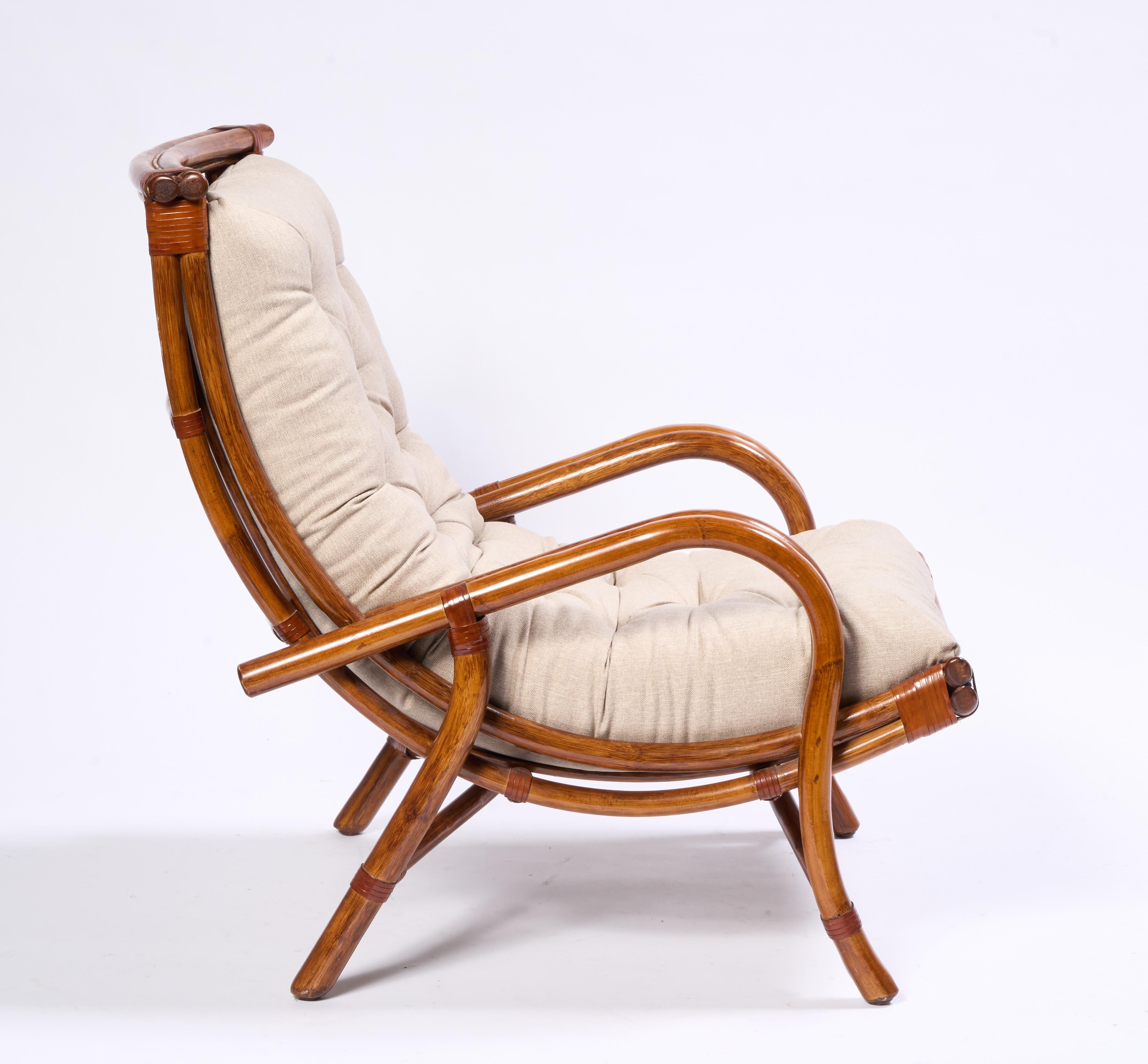 Pareja de sillas escultóricas de ratán con cojín Escandinavo en venta