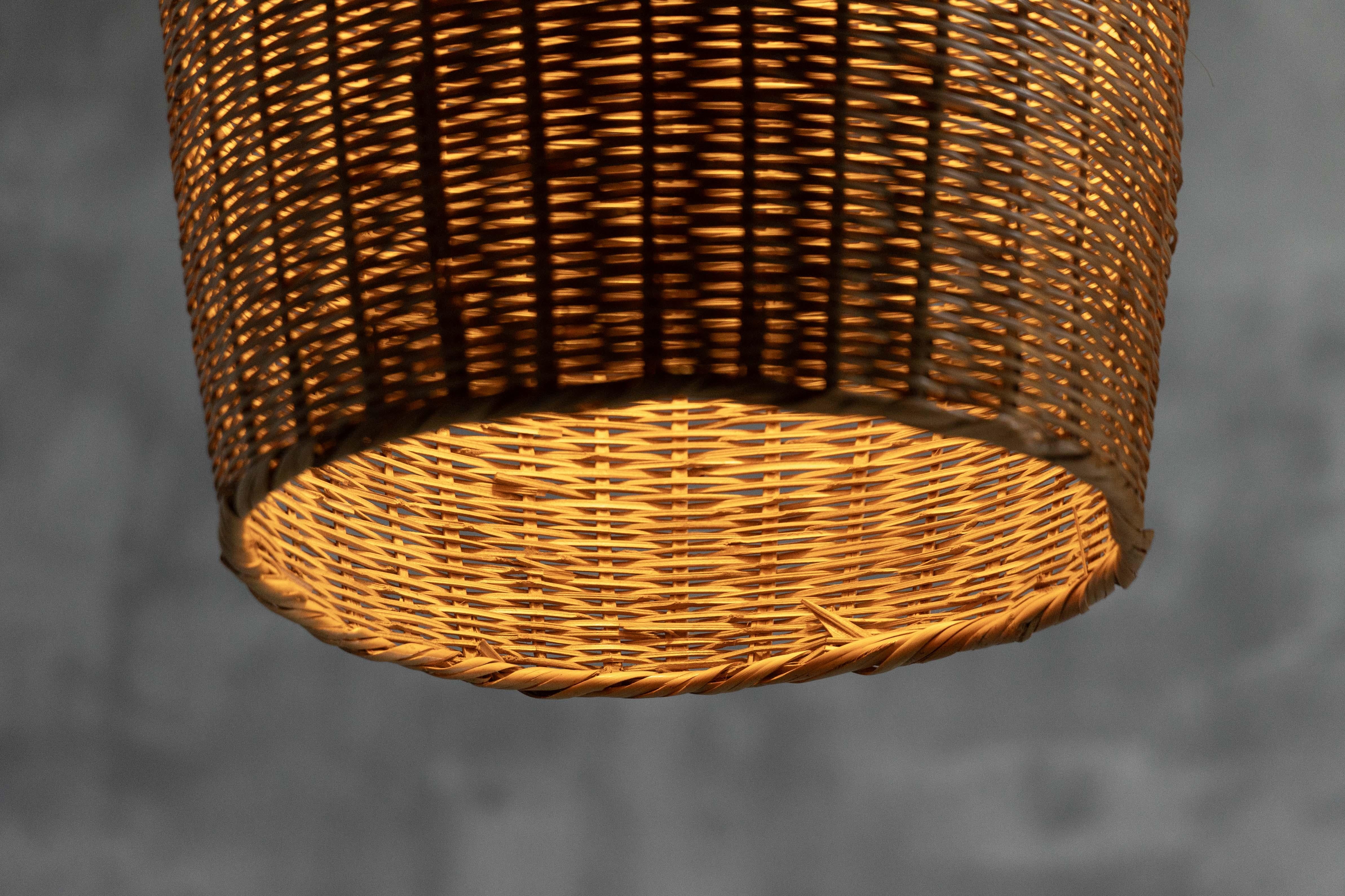 Skulpturale Rattan-Pendelleuchten, Frankreich, 1960er Jahre im Angebot 1