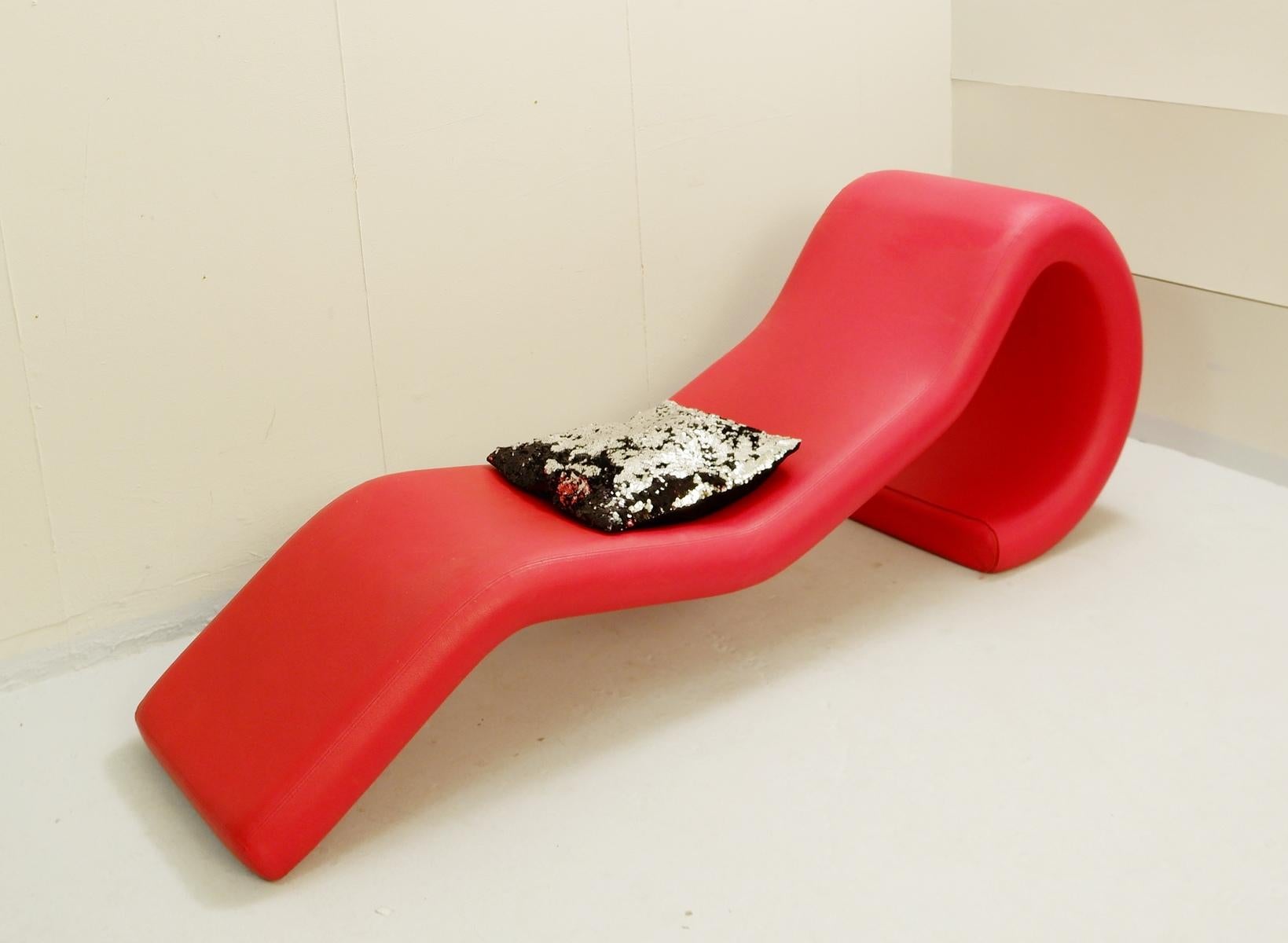 Sculptural Red Lounge Chair In Good Condition In Brussels, BE