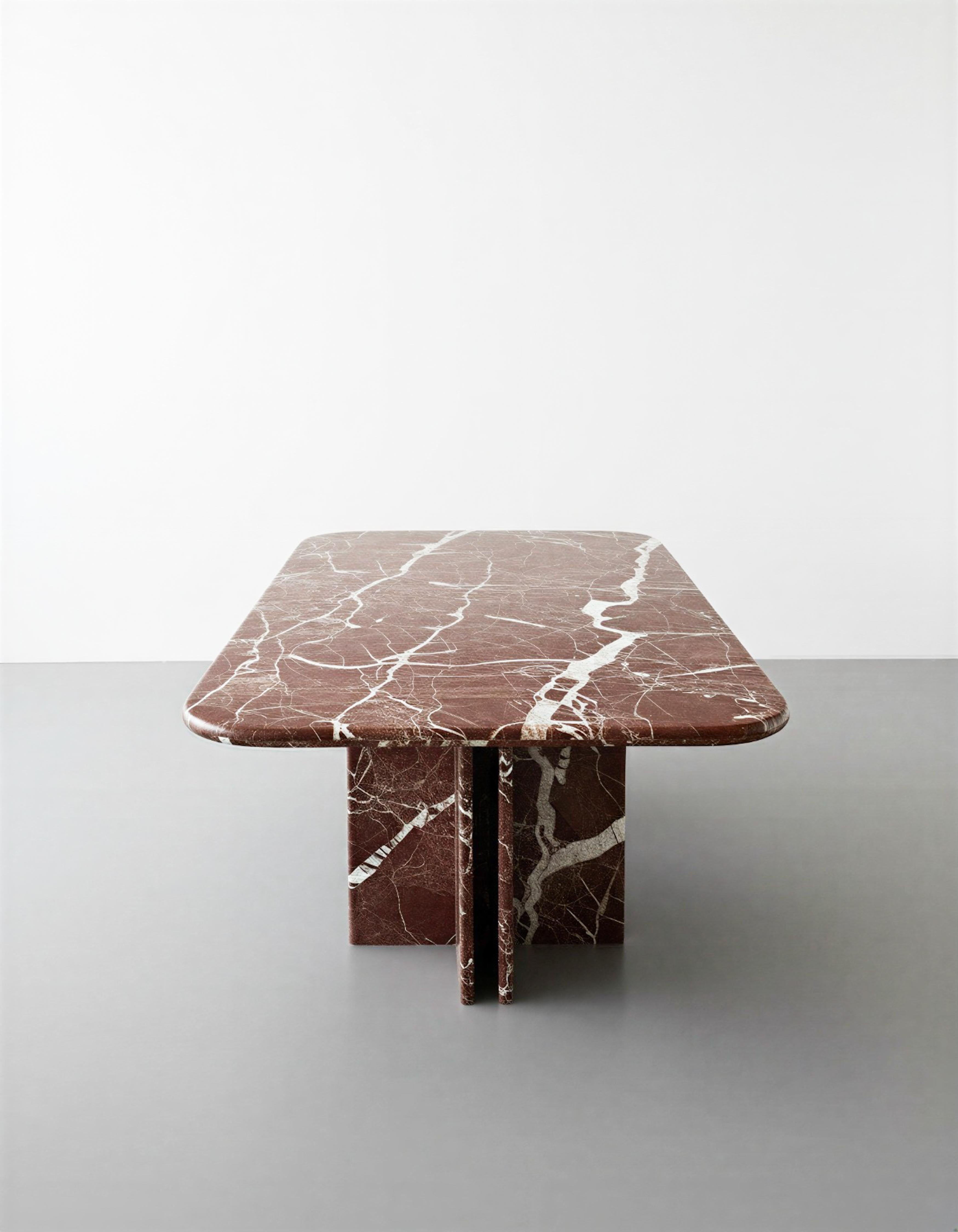 MESA DE COMEDOR DE MÁRMOL ROSSO LEVANTO

Tipo de mármol: Rosso Levanto
Dimensiones: 94