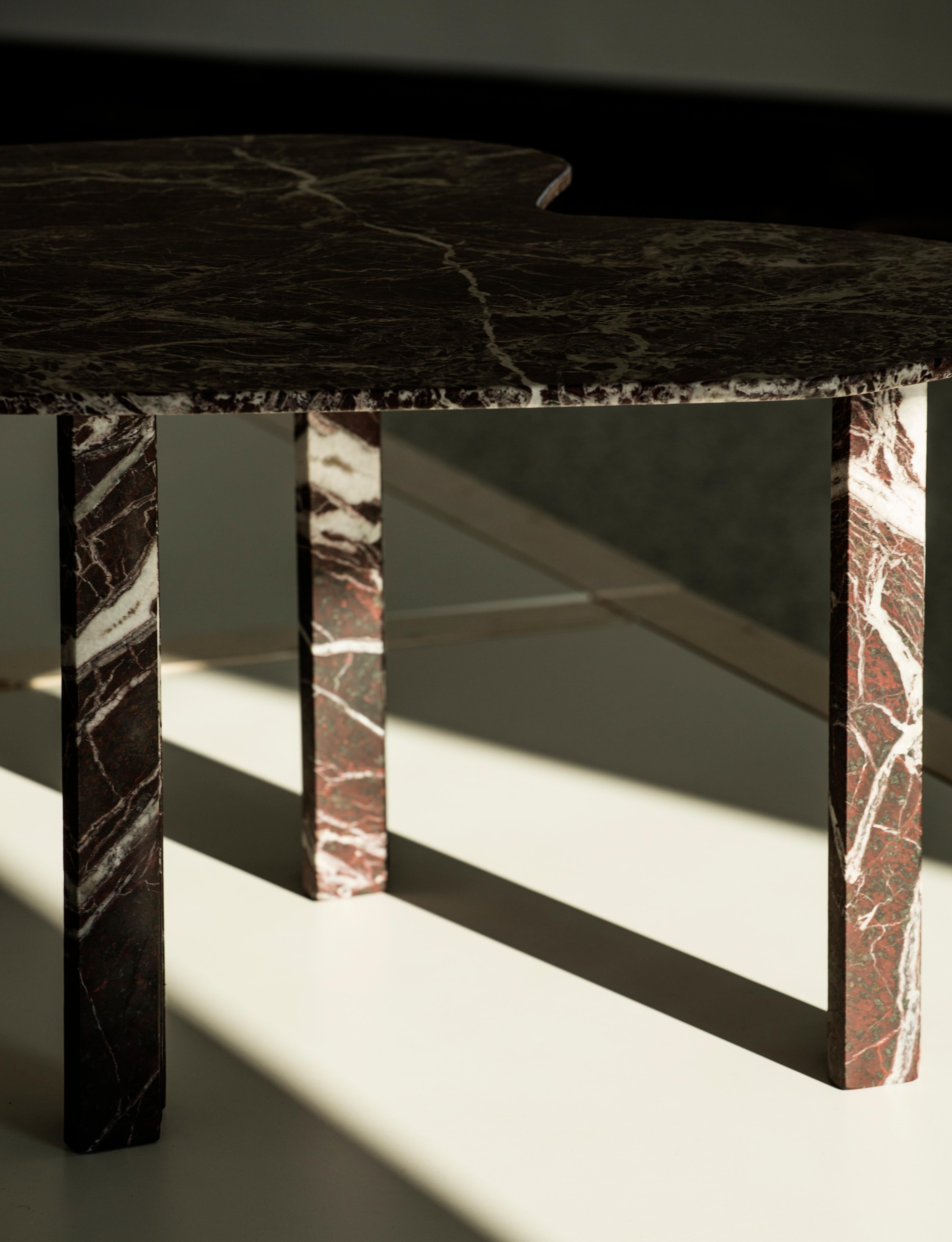 Skulpturaler Tisch aus rotem Marmor, Lorenzo Bini (Italienisch)