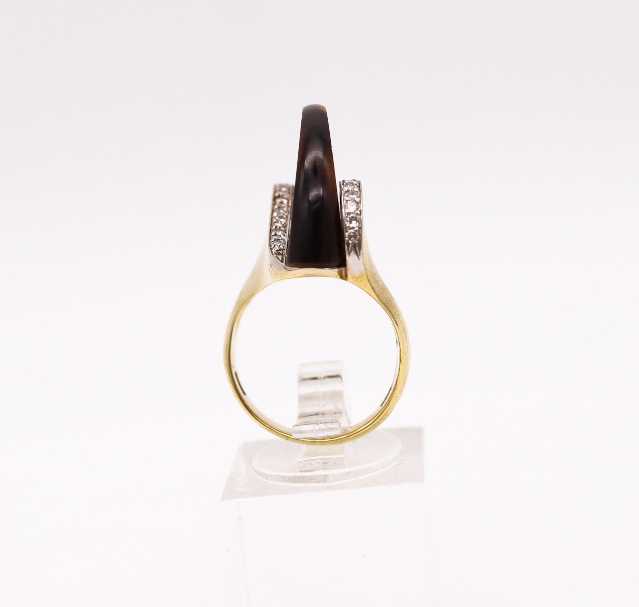 Brilliant Cut Sculptural Retro 1970 Cocktail Ring 18kt Gold with Diamonds and Tiger Eye Quartz