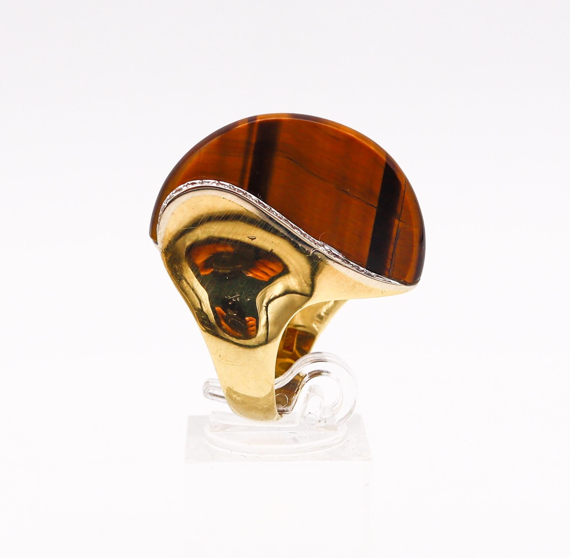 Sculptural Retro 1970 Cocktail Ring 18kt Gold with Diamonds and Tiger Eye Quartz In Excellent Condition In Miami, FL