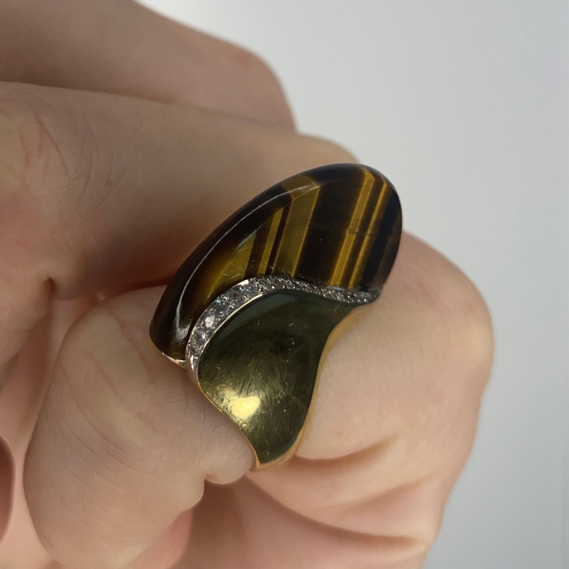Sculptural Retro 1970 Cocktail Ring 18kt Gold with Diamonds and Tiger Eye Quartz 4