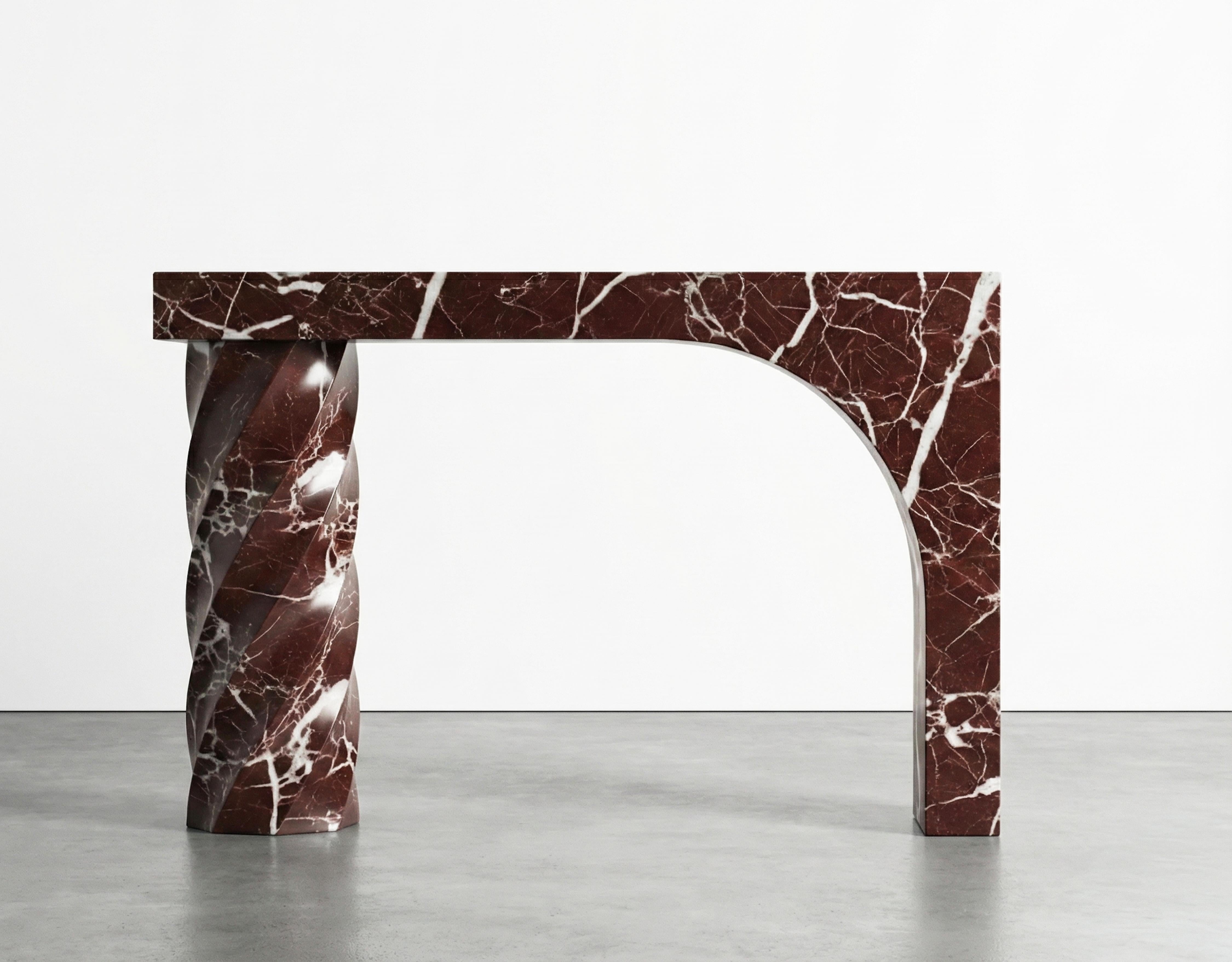 Arts and Crafts Tavolo consolle scultoreo in marmo Rosso Levanto - Tavolo da ingresso personalizzato in marmo rosso in vendita