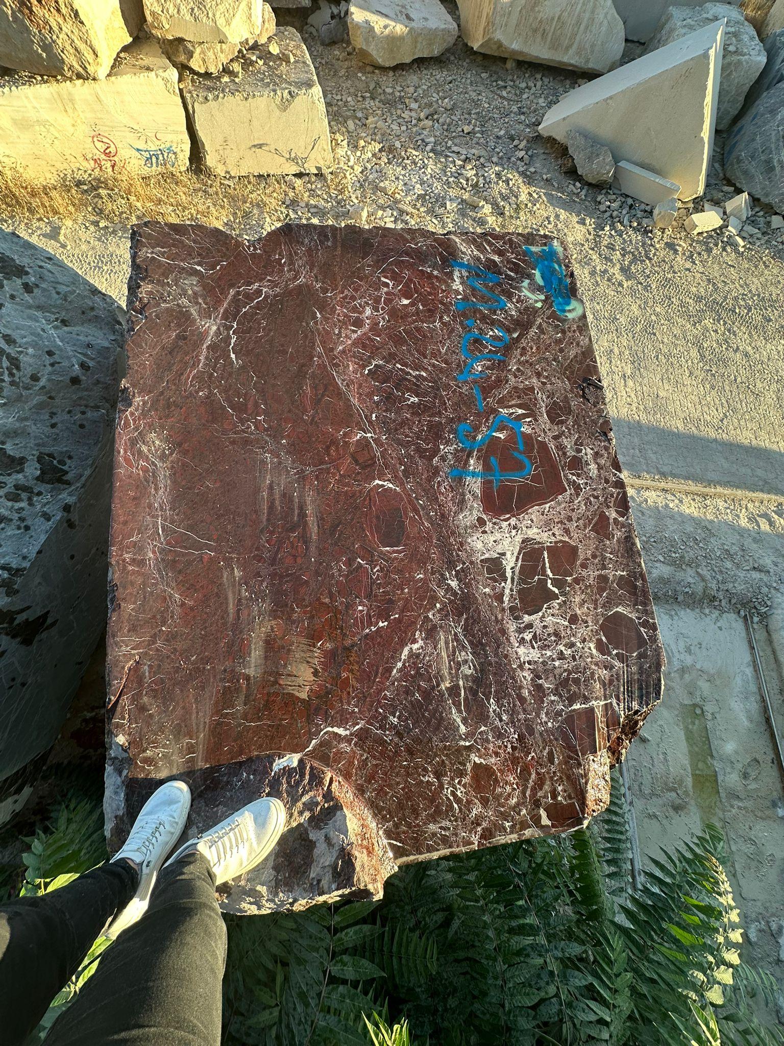 Table de salle à manger sculpturale en marbre Rosso Levanto - Table en marbre au design italien Neuf - En vente à İnegöl, TR