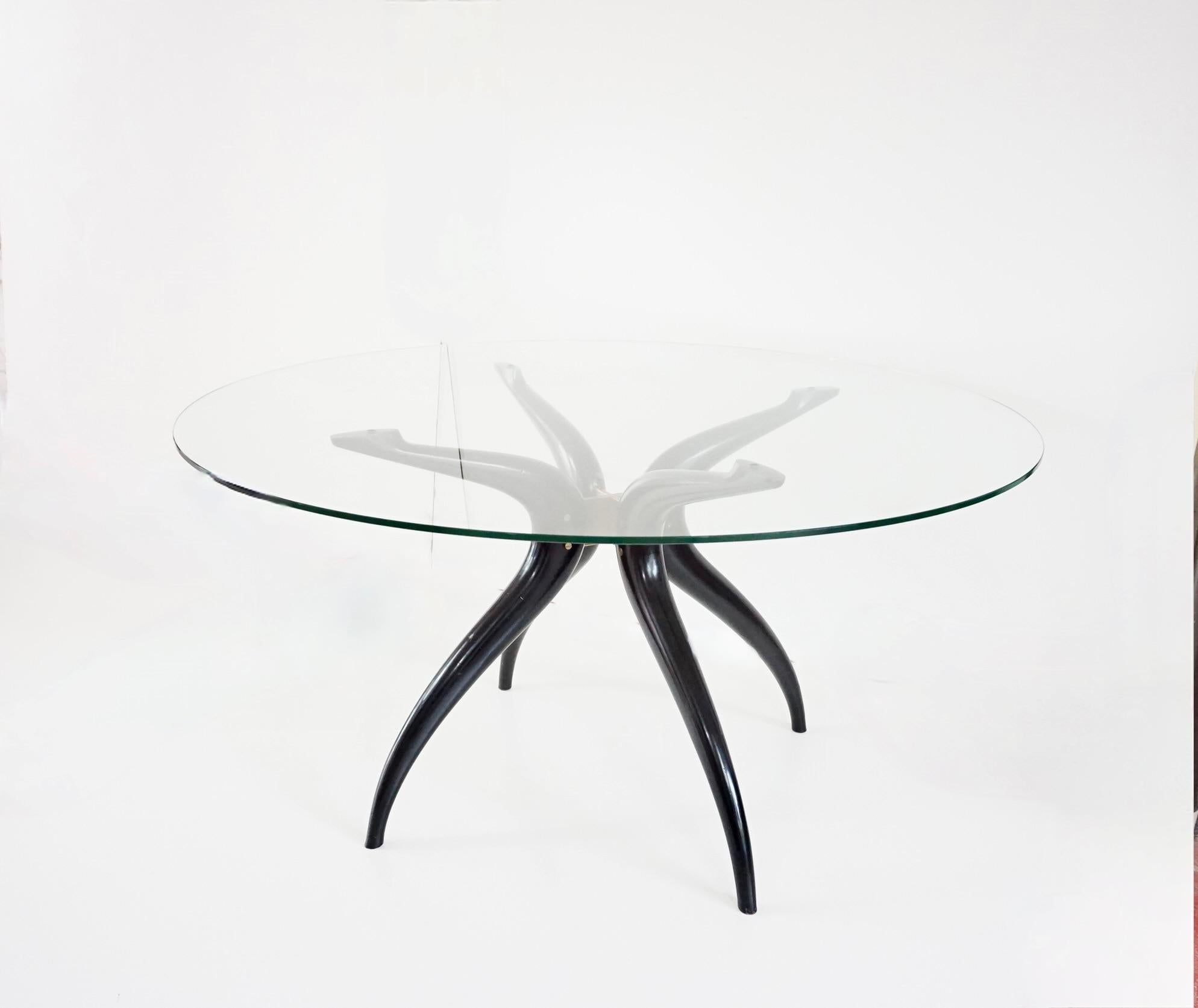 italien Table ronde sculpturale, suivie C. Mollino, bois laqué laiton verre, 1945 en vente