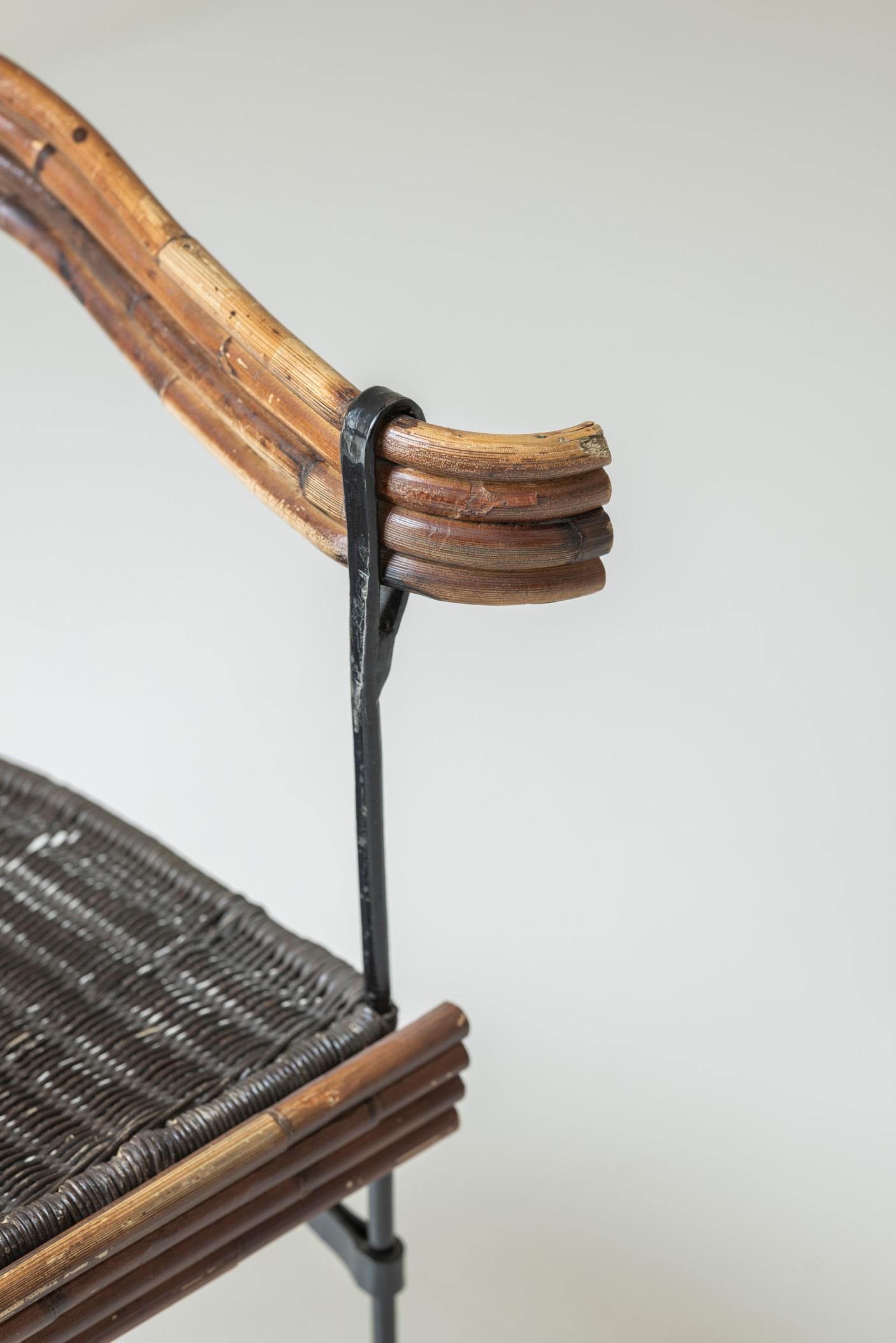 Fauteuil rustique sculptural provenant de France, datant des années 1960 en vente 6