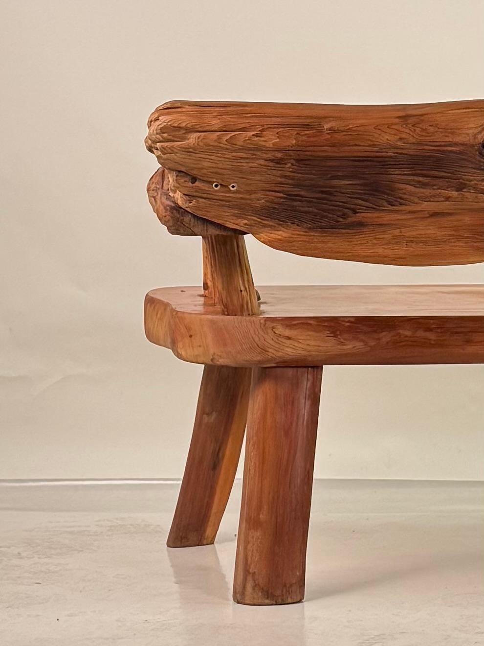 Panchina scultorea rustica in legno duro annodato in vendita 2