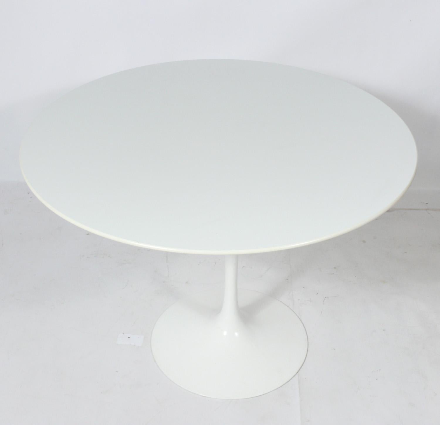 Mid-Century Modern Sculptural Saarinen Dining Table by Knoll