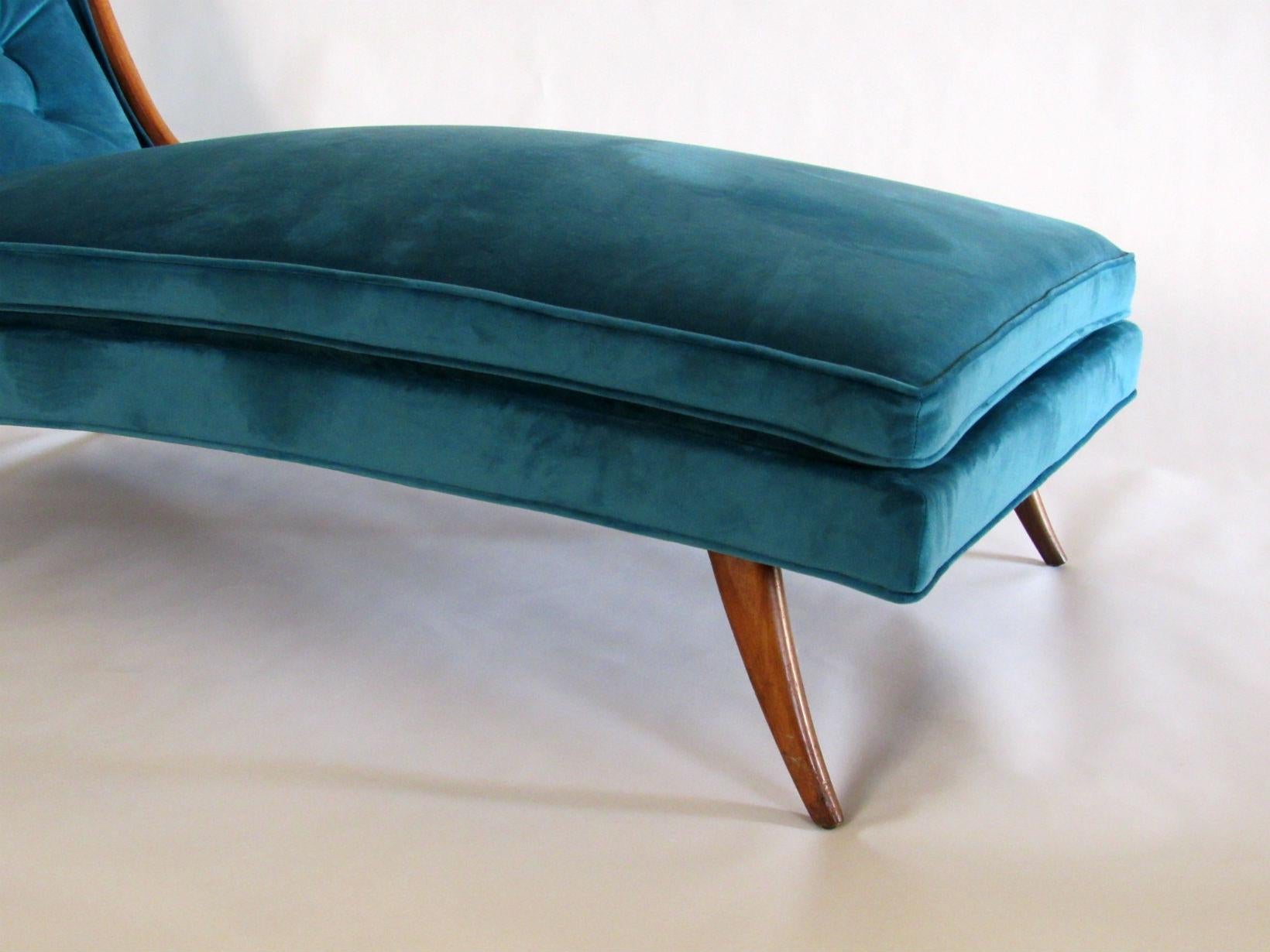 Mid-Century Modern Sculptural Sabre Leg Chaise Longue in Peacock Blue Velvet, circa 1950s