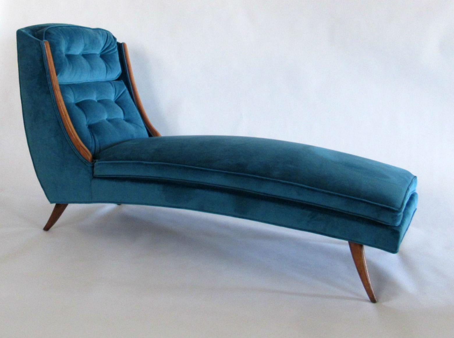 Sculptural Sabre Leg Chaise Longue in Peacock Blue Velvet, circa 1950s In Good Condition In Surprise, AZ