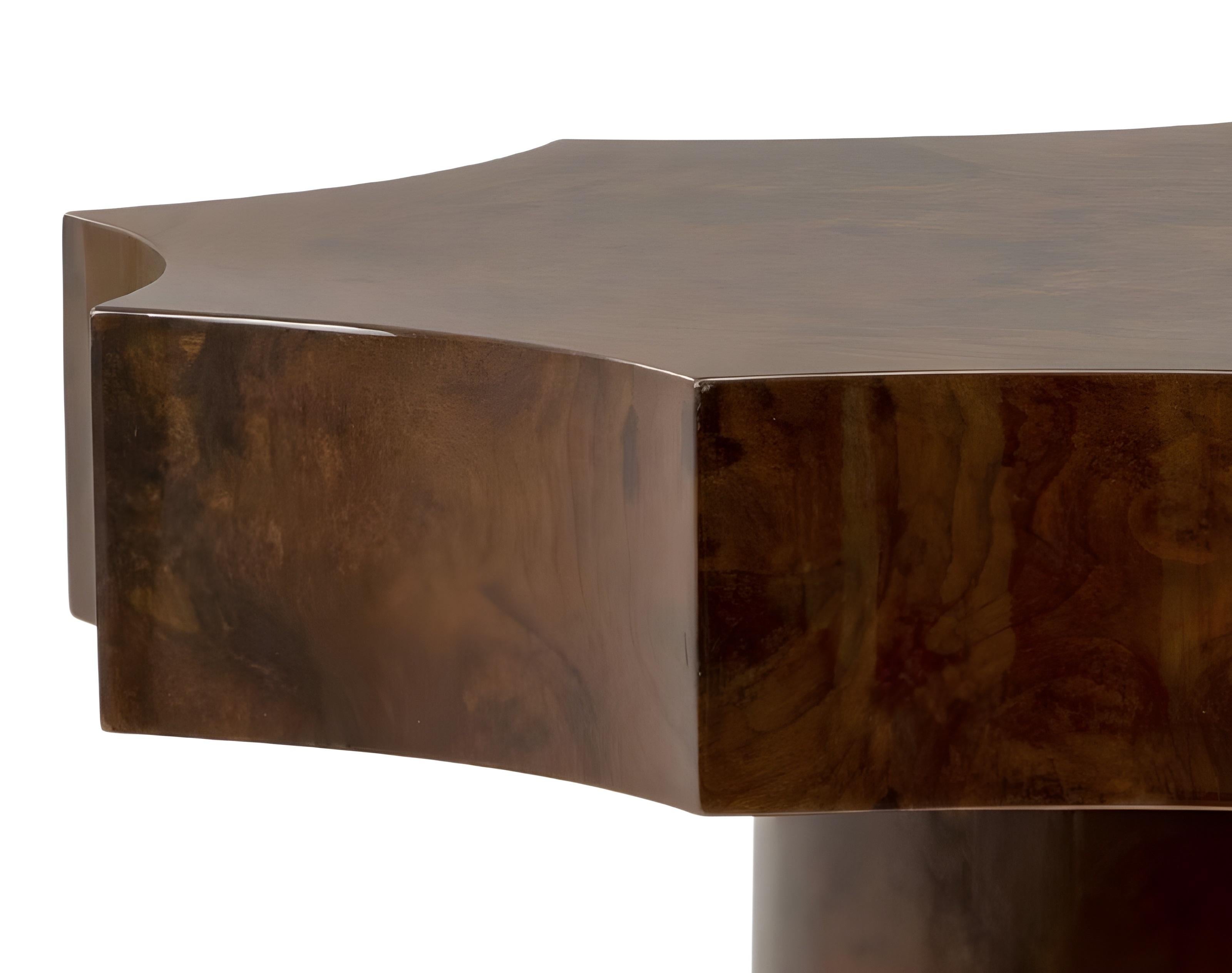 XXIe siècle et contemporain Table d'appoint moderne festonnée en racine de noyer brillant en vente