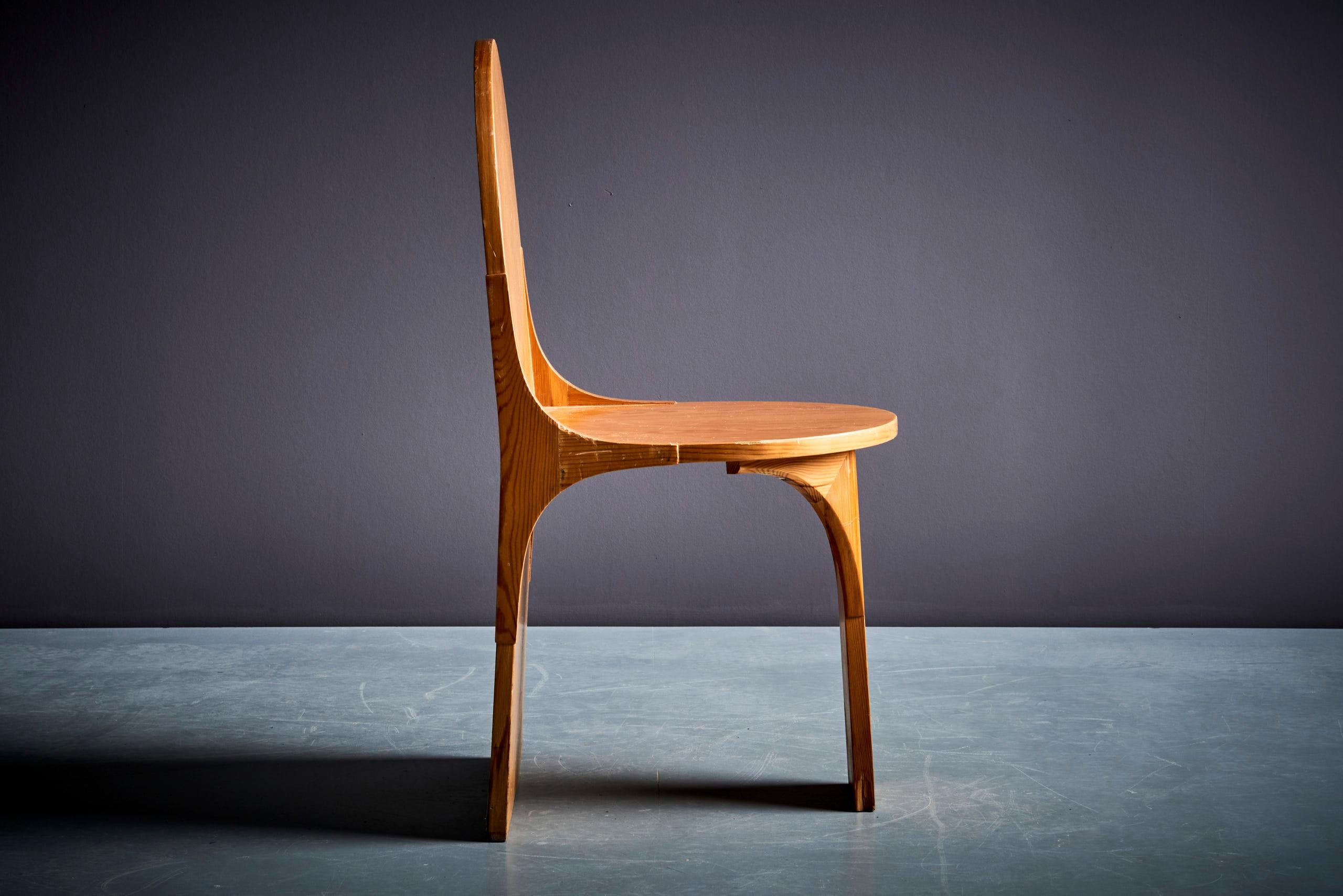 Mid-Century Modern Sculptural Scandinavian Modern Chair in Wood Denmark - 1960s For Sale