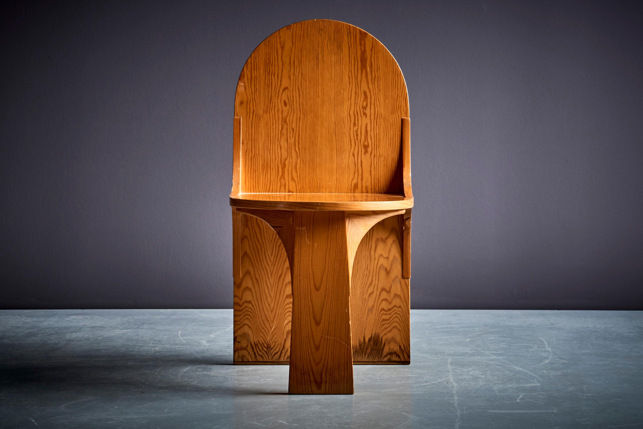 Mid-20th Century Sculptural Scandinavian Modern Chair in Wood Denmark - 1960s For Sale