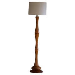 Sculptural Scandinavian Modern Floor Lamp in Solid Pine, 1970s